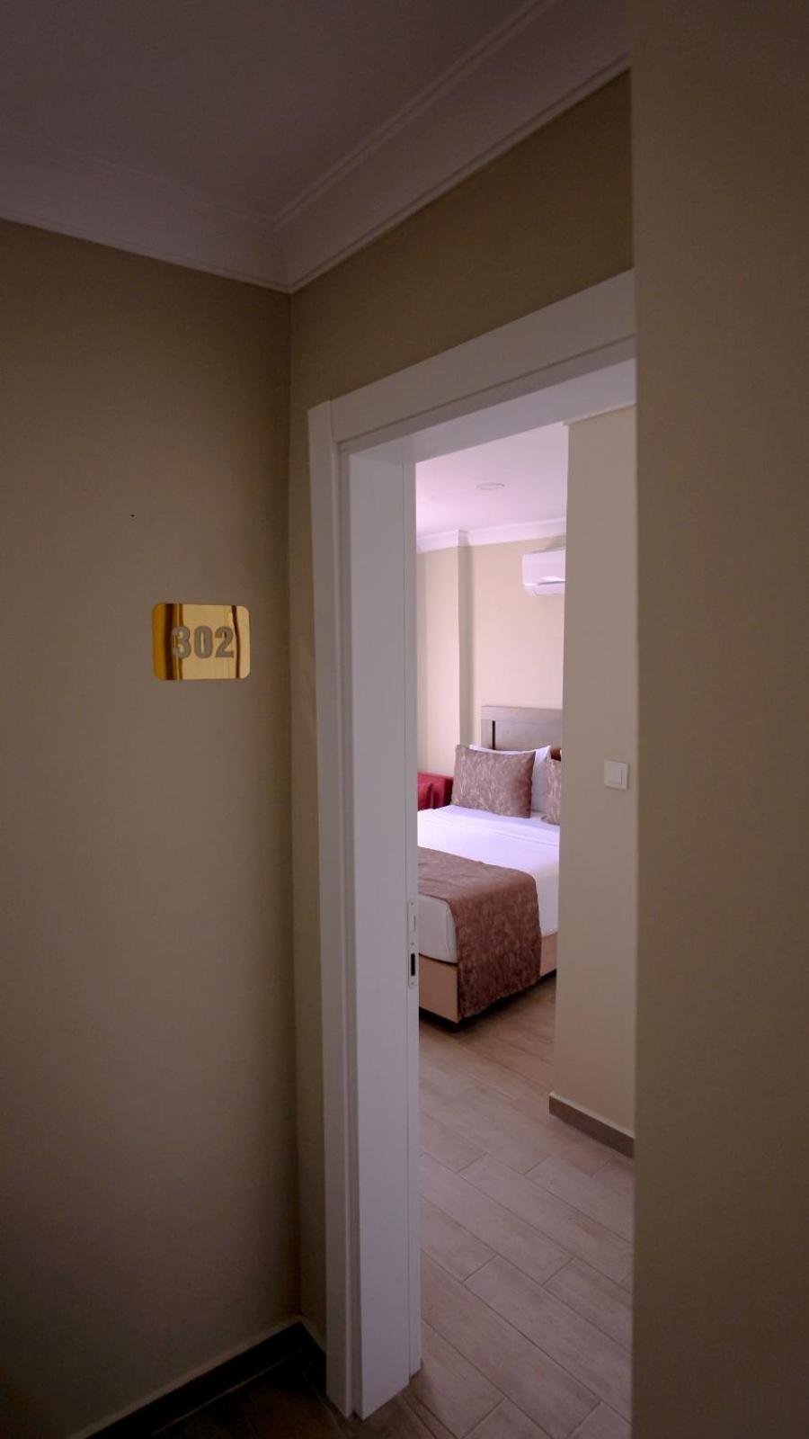 Double Room - Photo 3