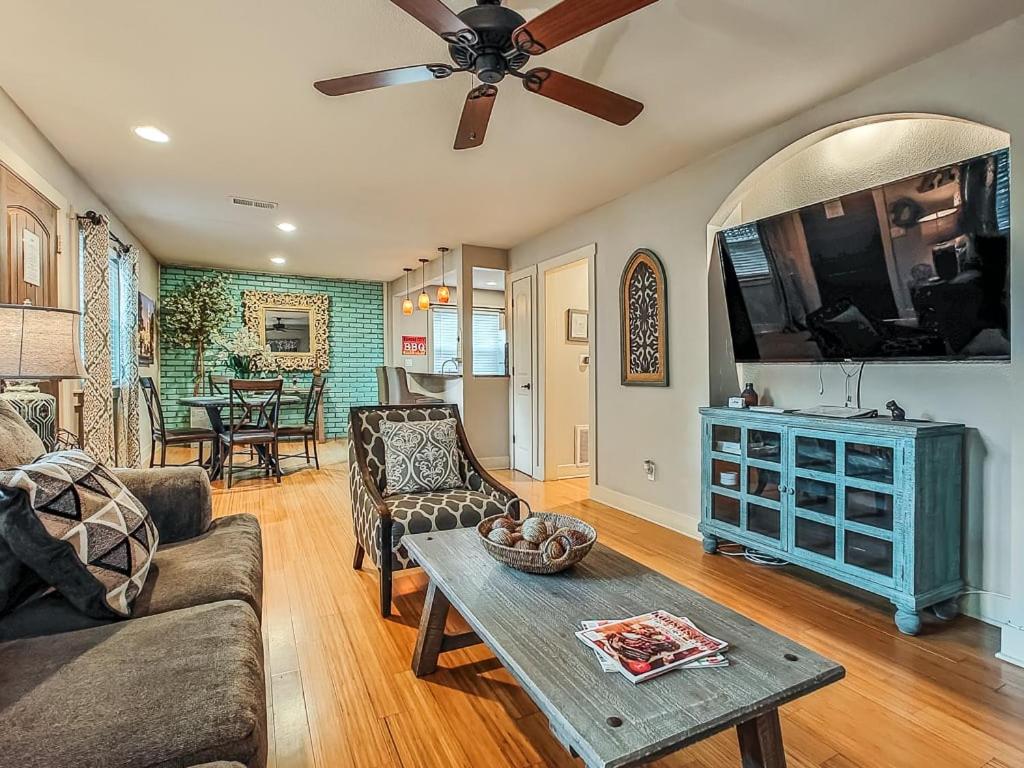 Apartment photo 1
