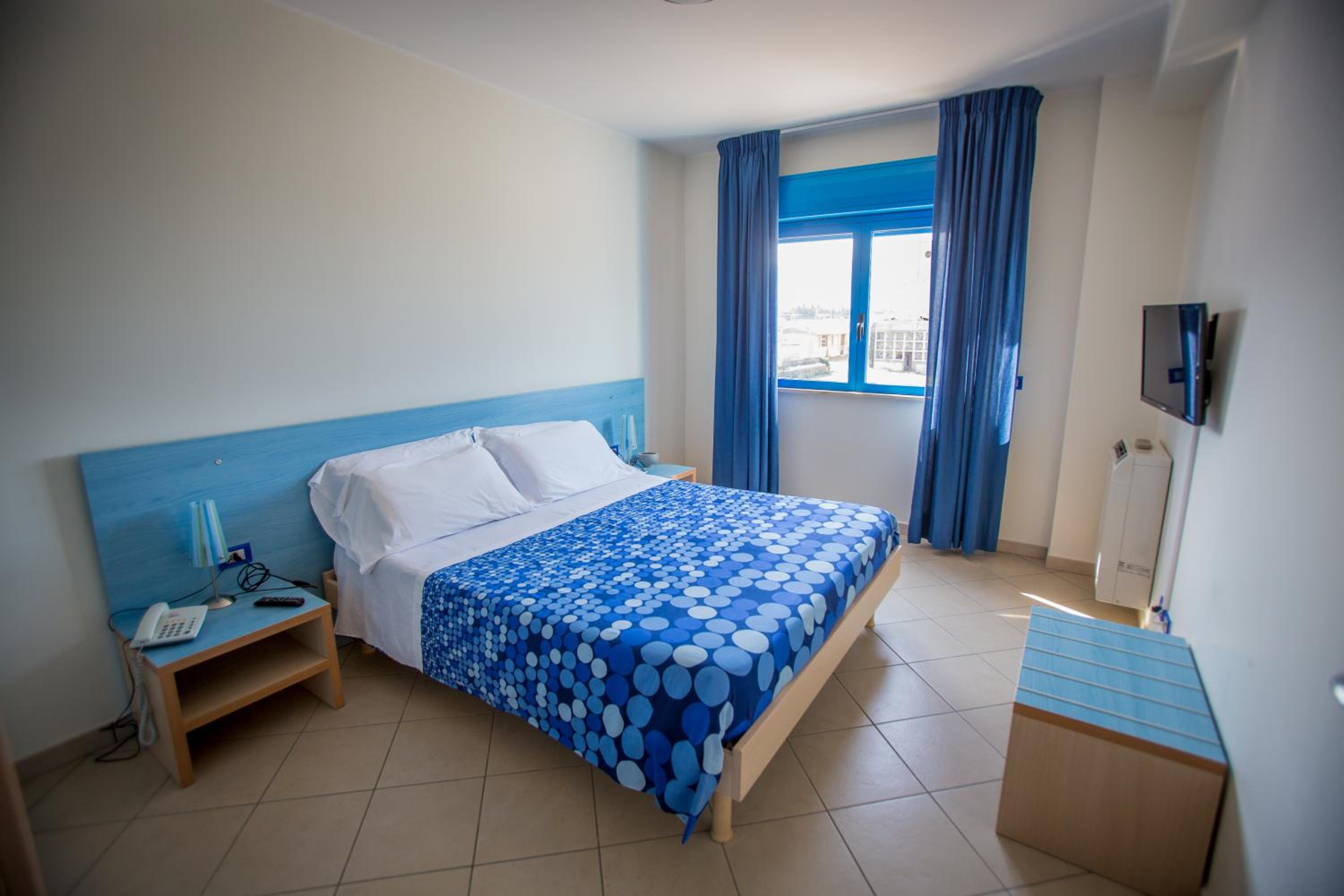Double Room with Lounge - Photo 4