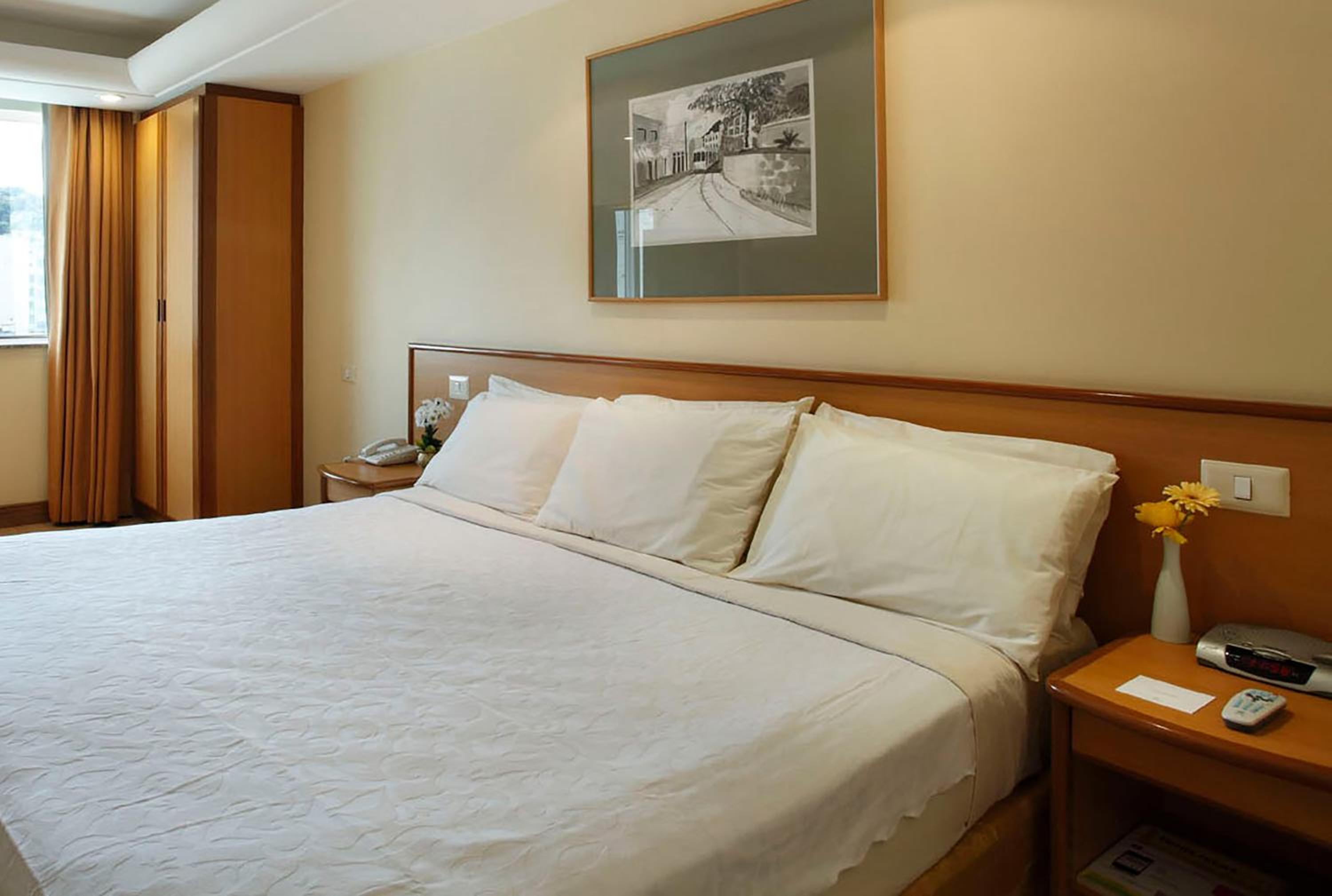 Family Suite (4 Adults + 2 Children)