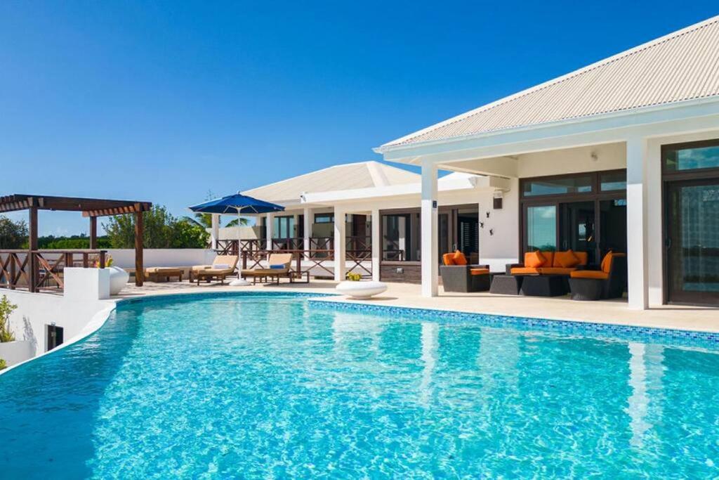 Four-Bedroom Holiday Home photo 1