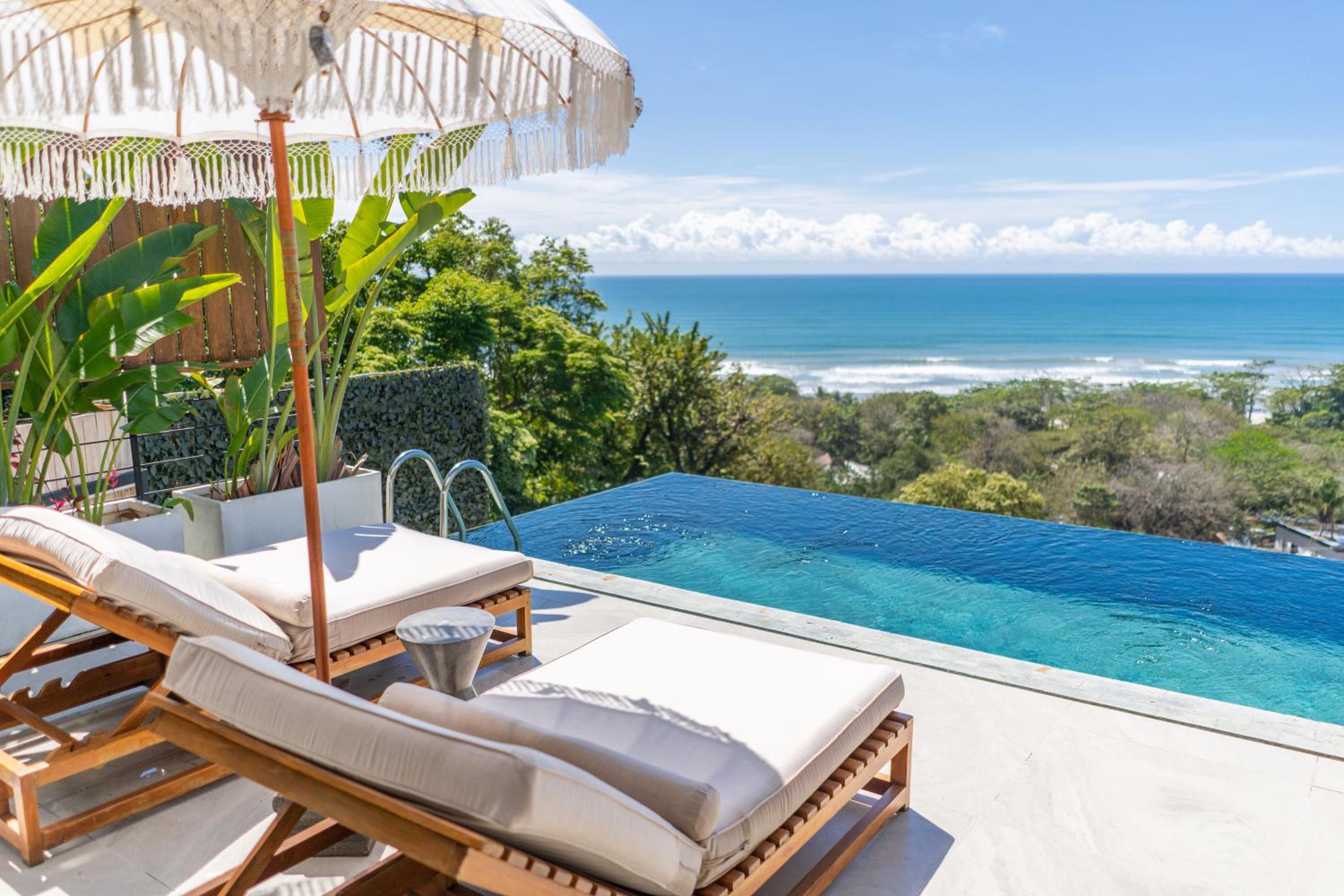 Three-Bedroom Villa photo 1