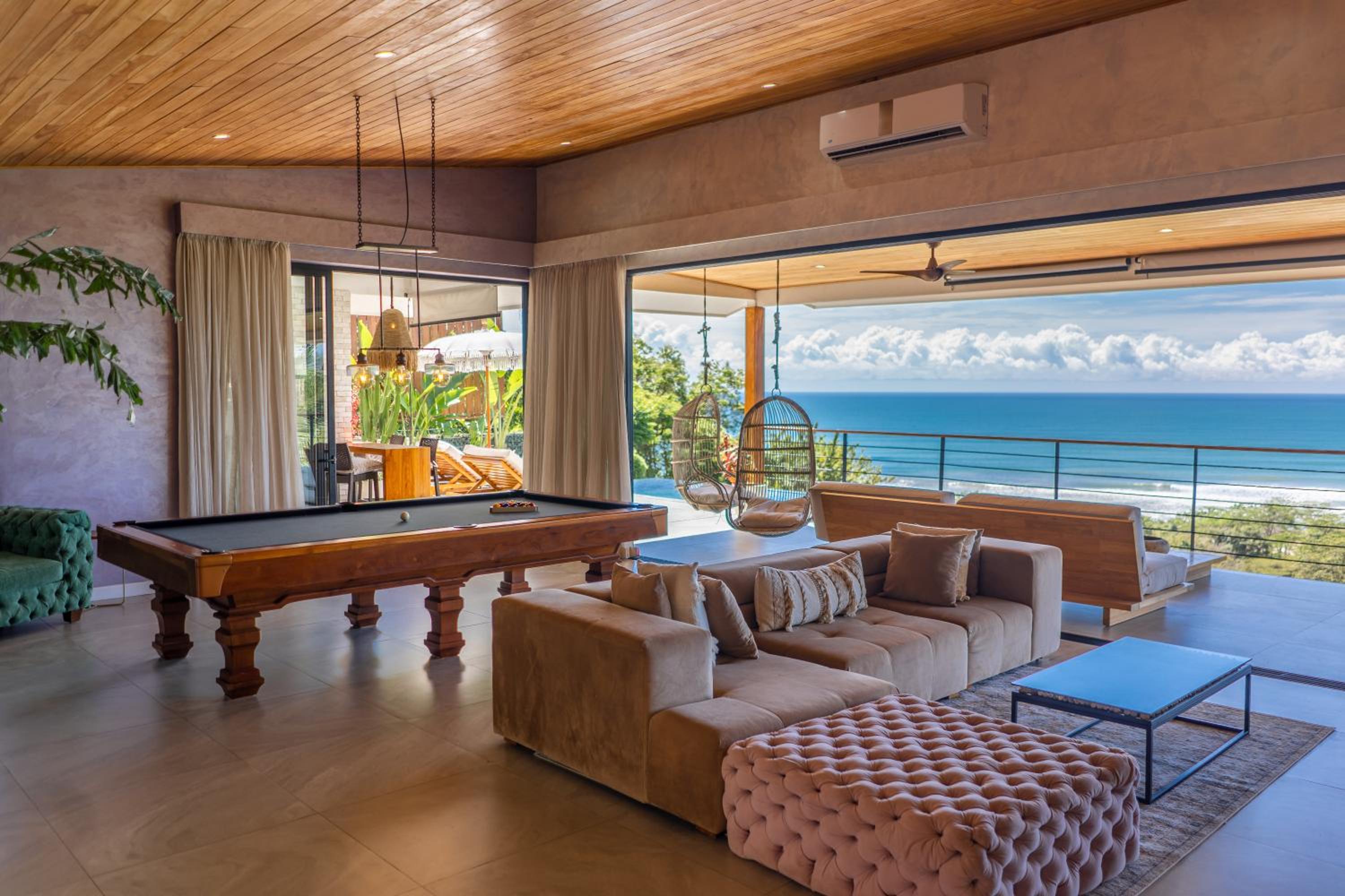 Three-Bedroom Villa photo 3