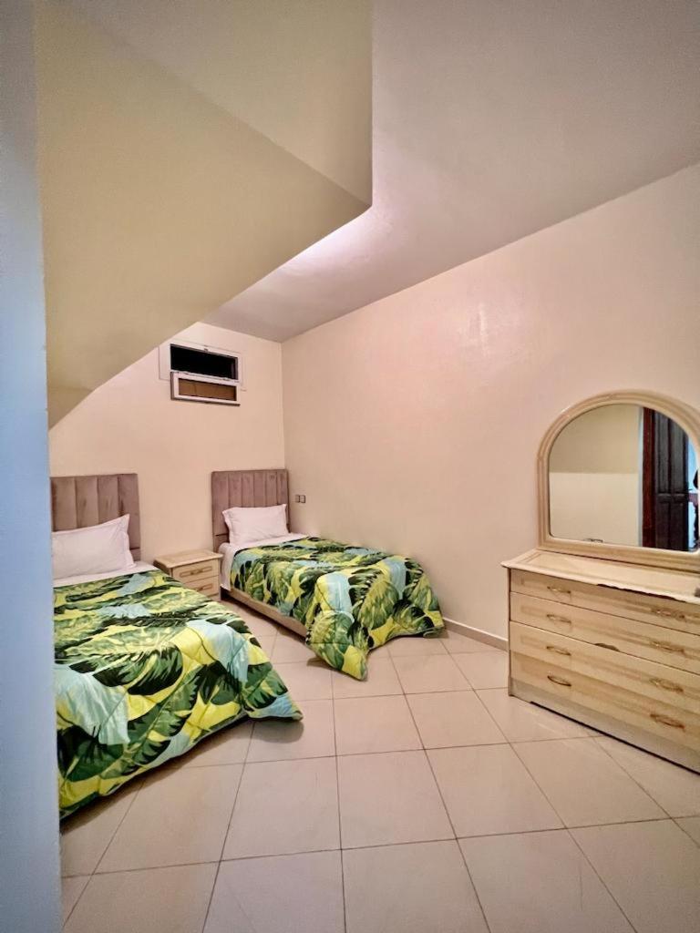Twin Room with Shared Bathroom photo 2