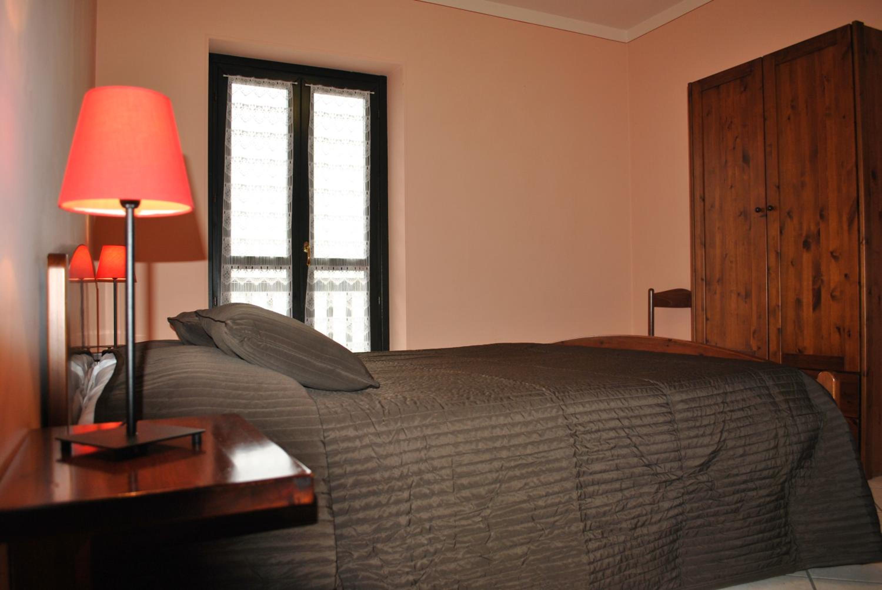 One-Bedroom Apartment (3 Adults)