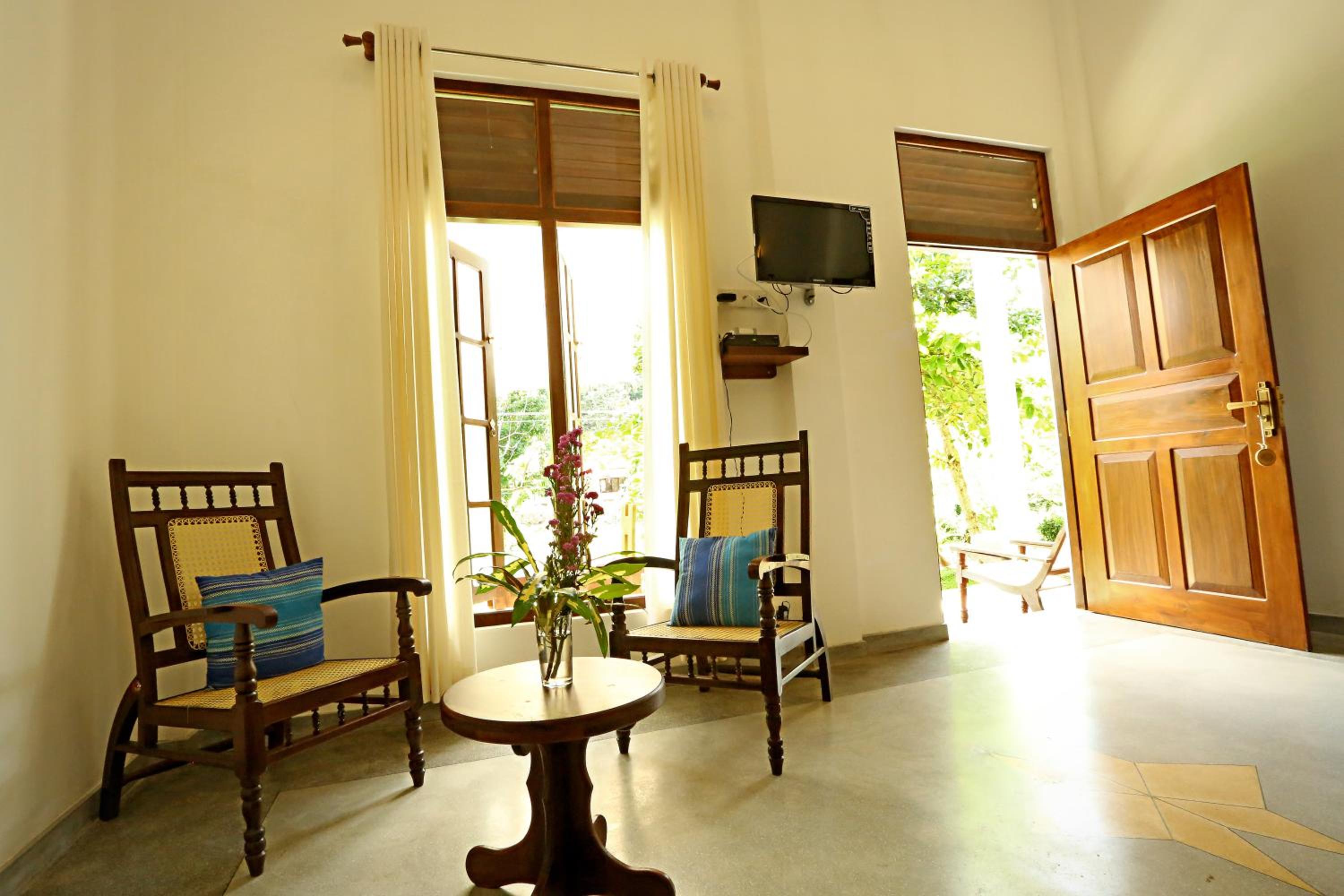 Standard Double Room with Balcony photo 2