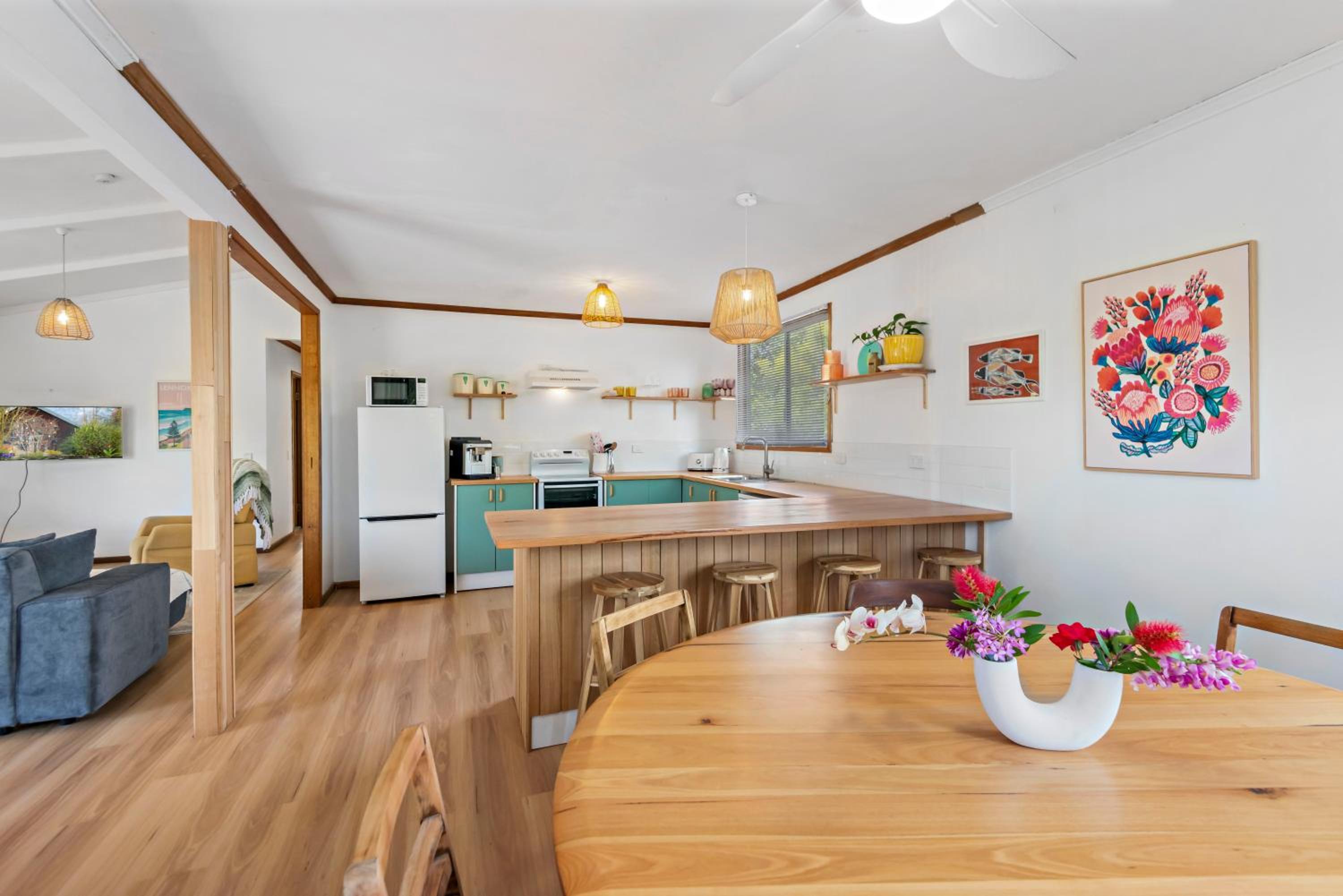 Three-Bedroom House photo 3