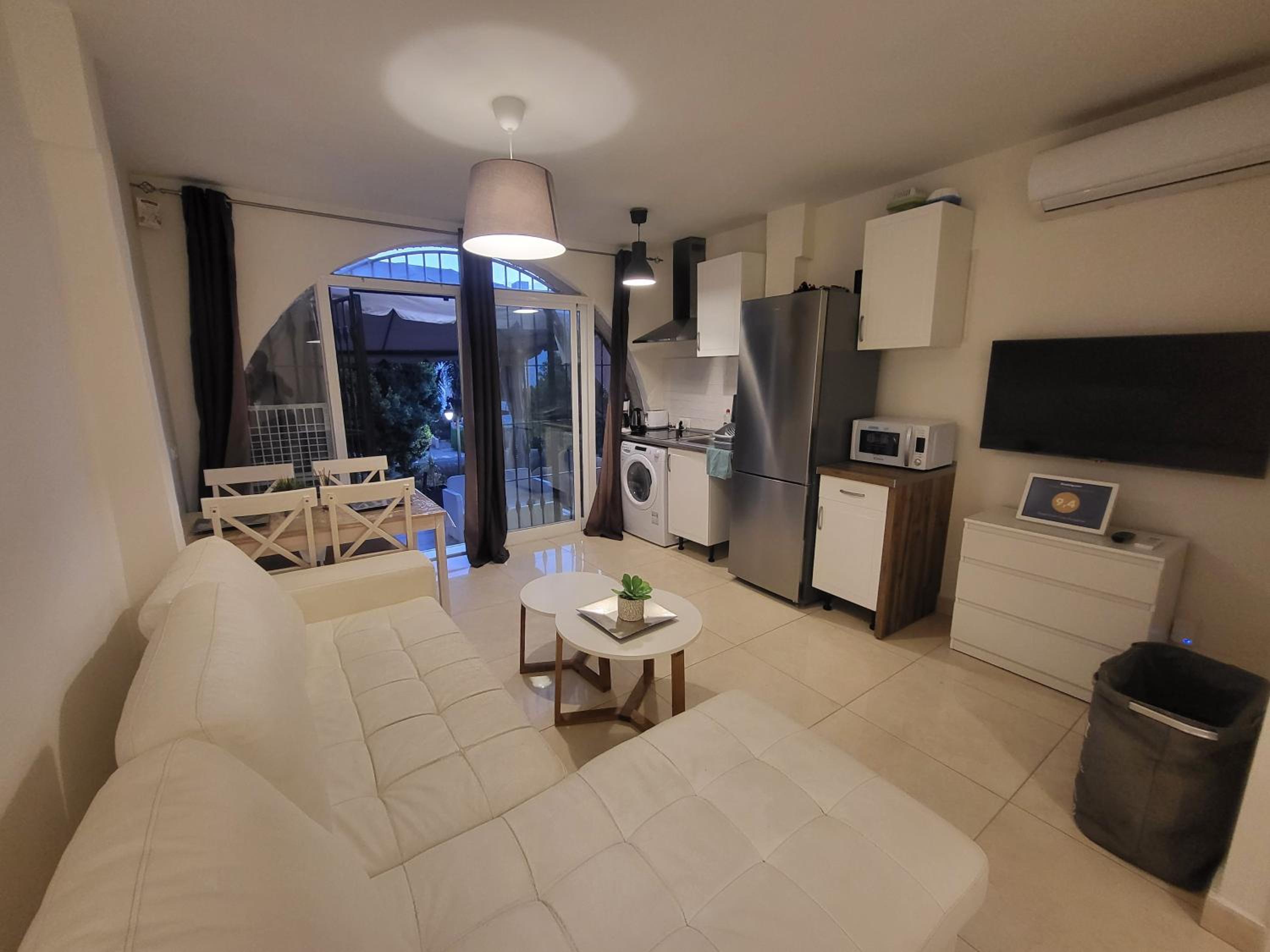 Estudio con terraza