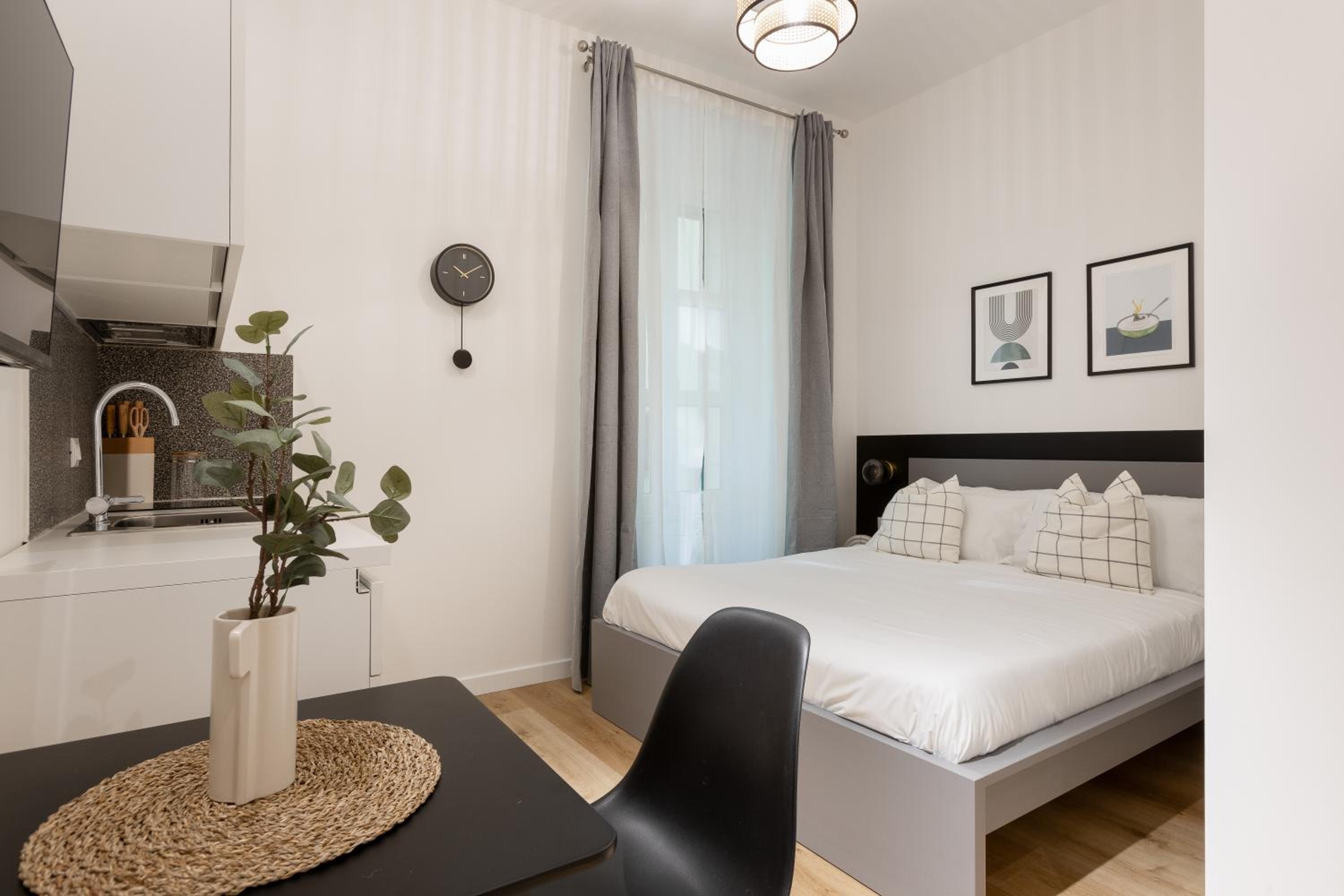 Studio Apartment