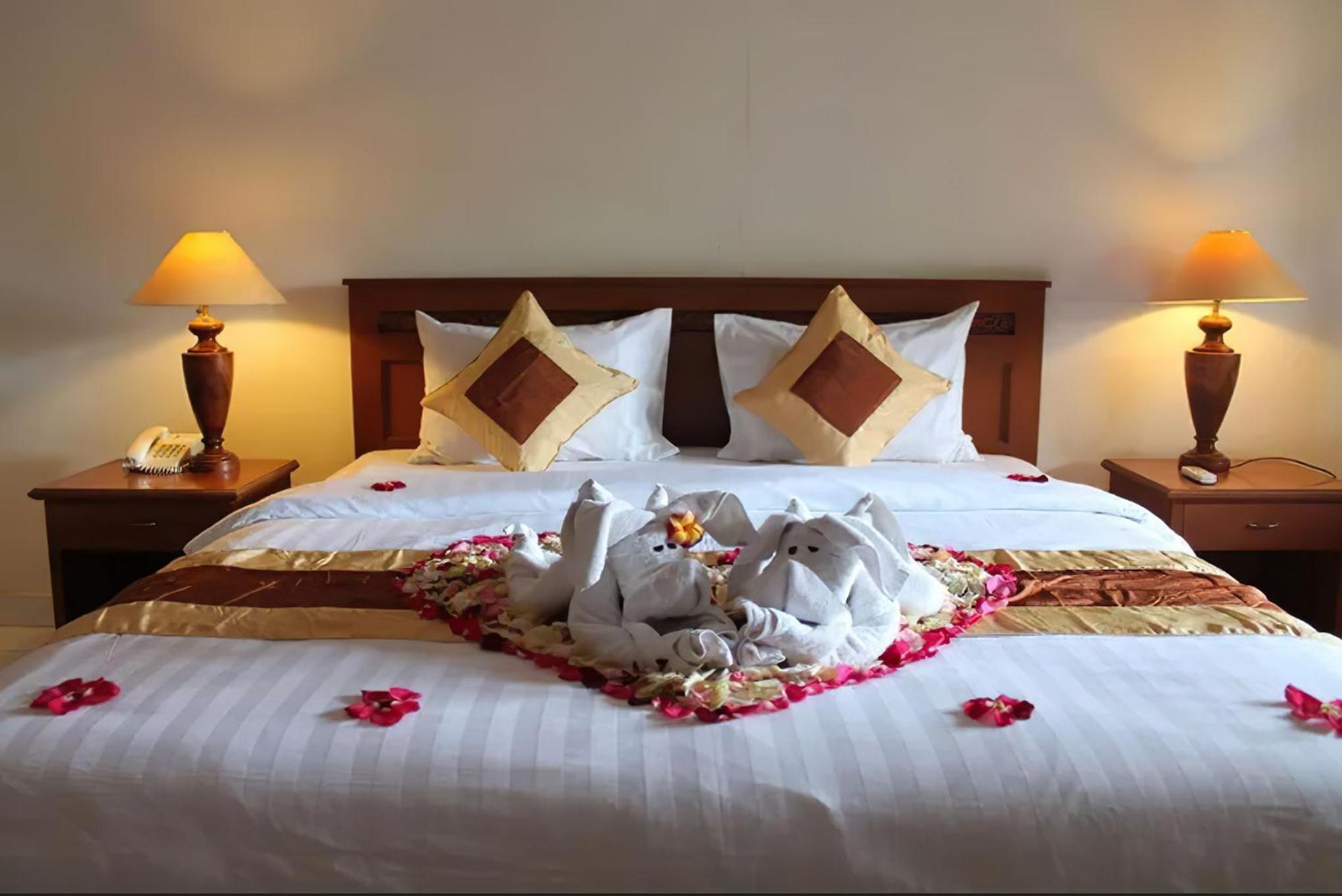 Deluxe Double or Twin Room - Photo 9