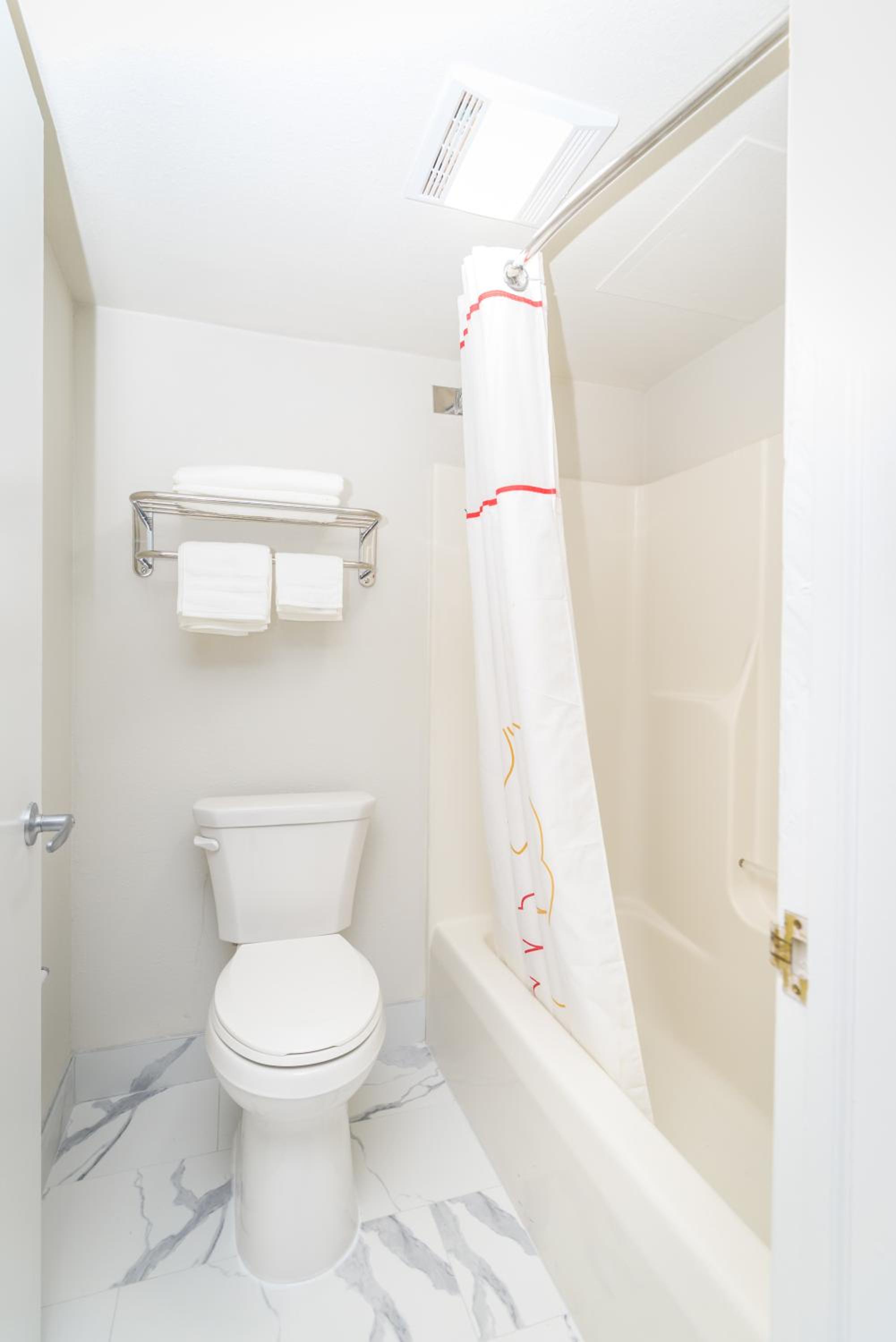 Deluxe Double or Twin Room - Photo 10