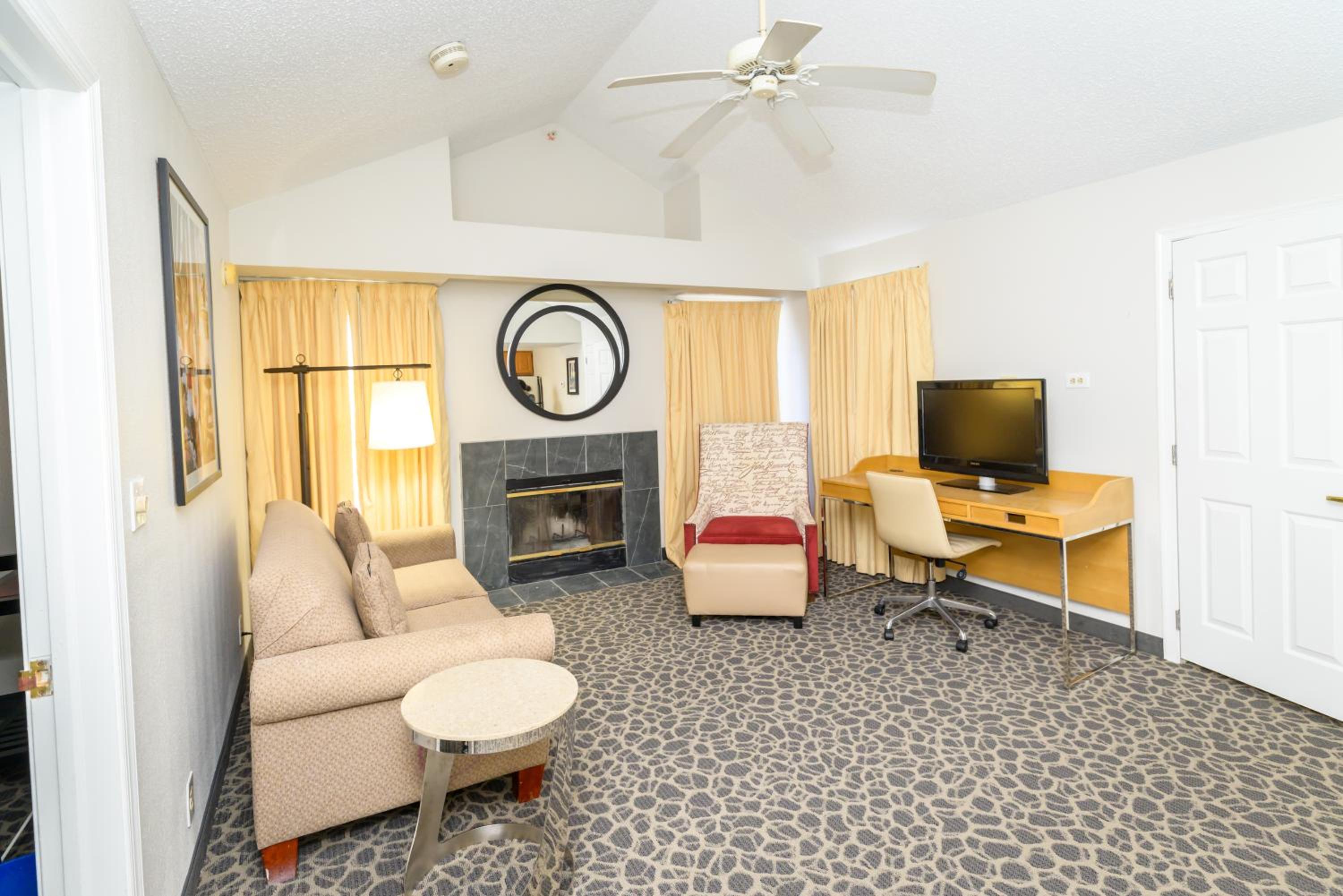 Deluxe Double or Twin Room - Photo 13