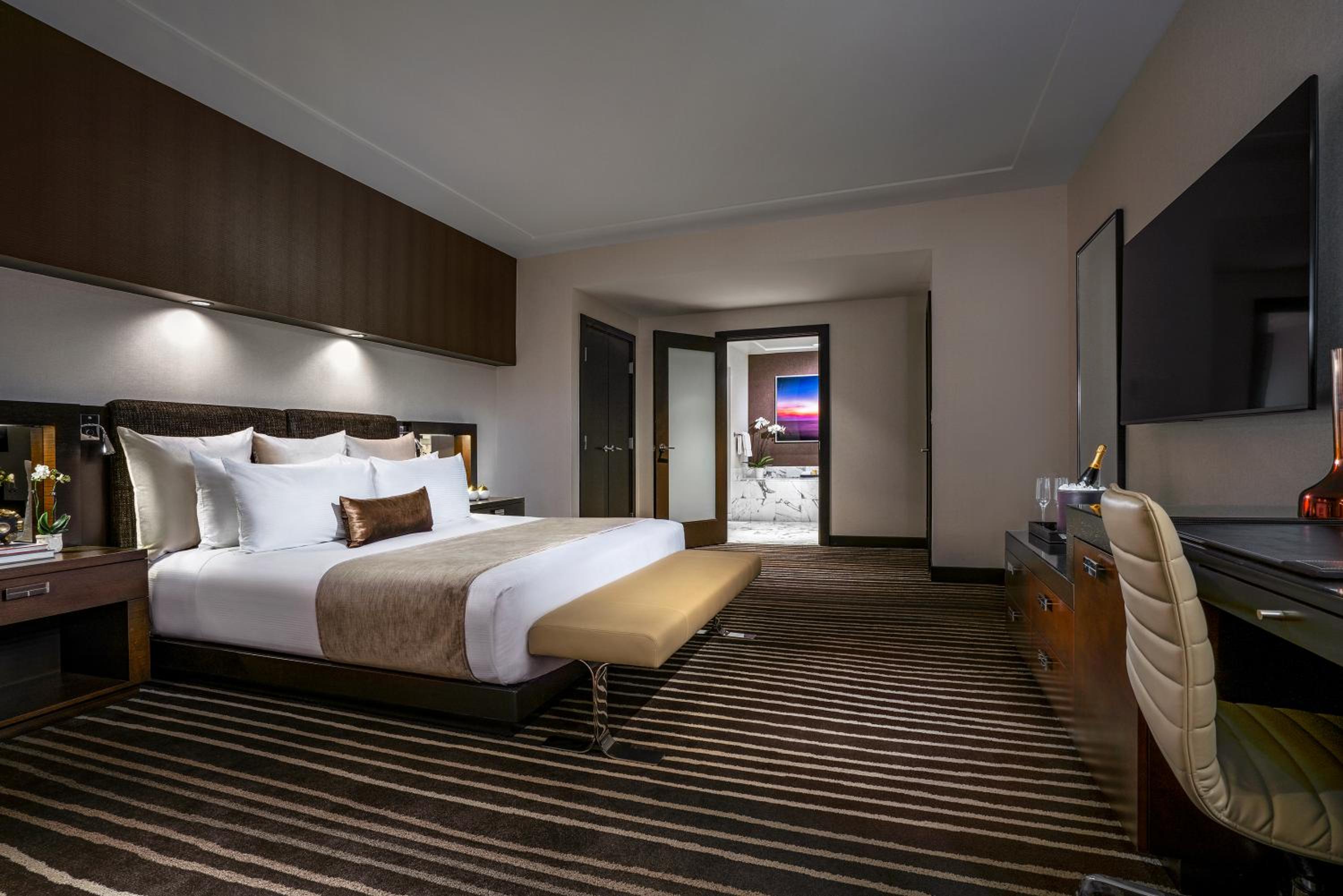 Luxury Room - Bed Type Assigned at Check-In - Photo 6