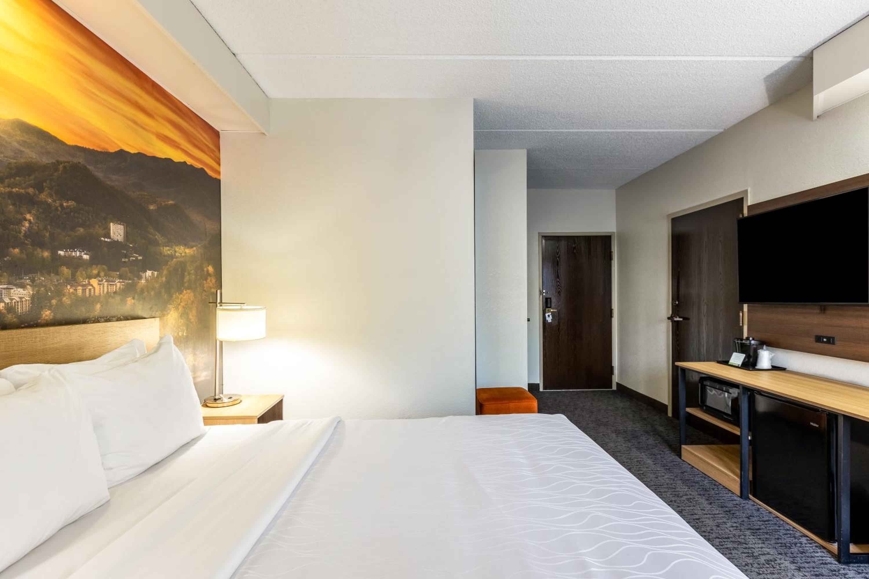 Queen Room - Accessible/Non-Smoking - Photo 2