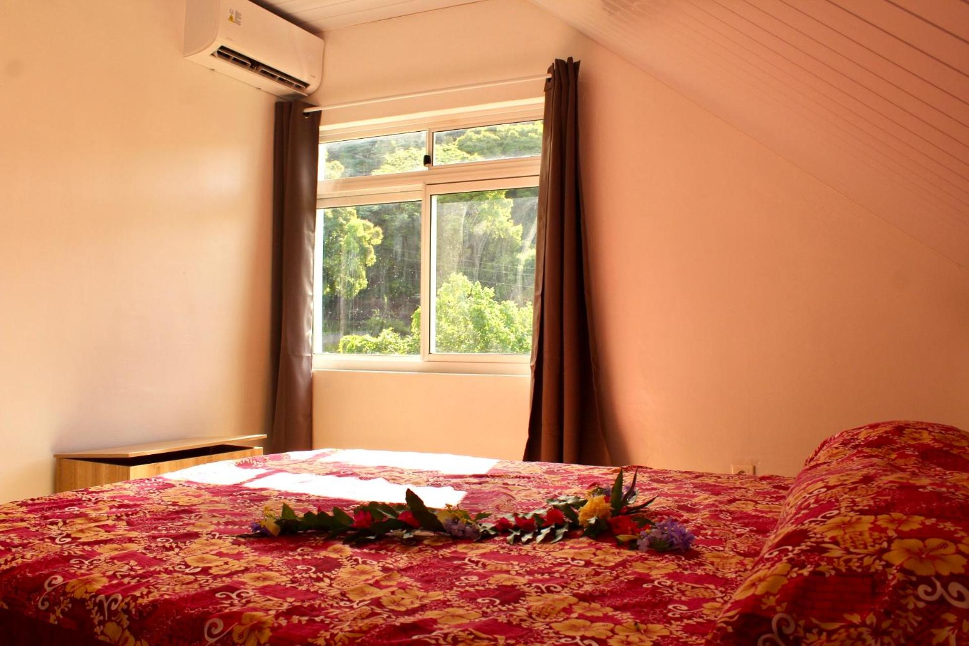 Four-Bedroom House photo 3
