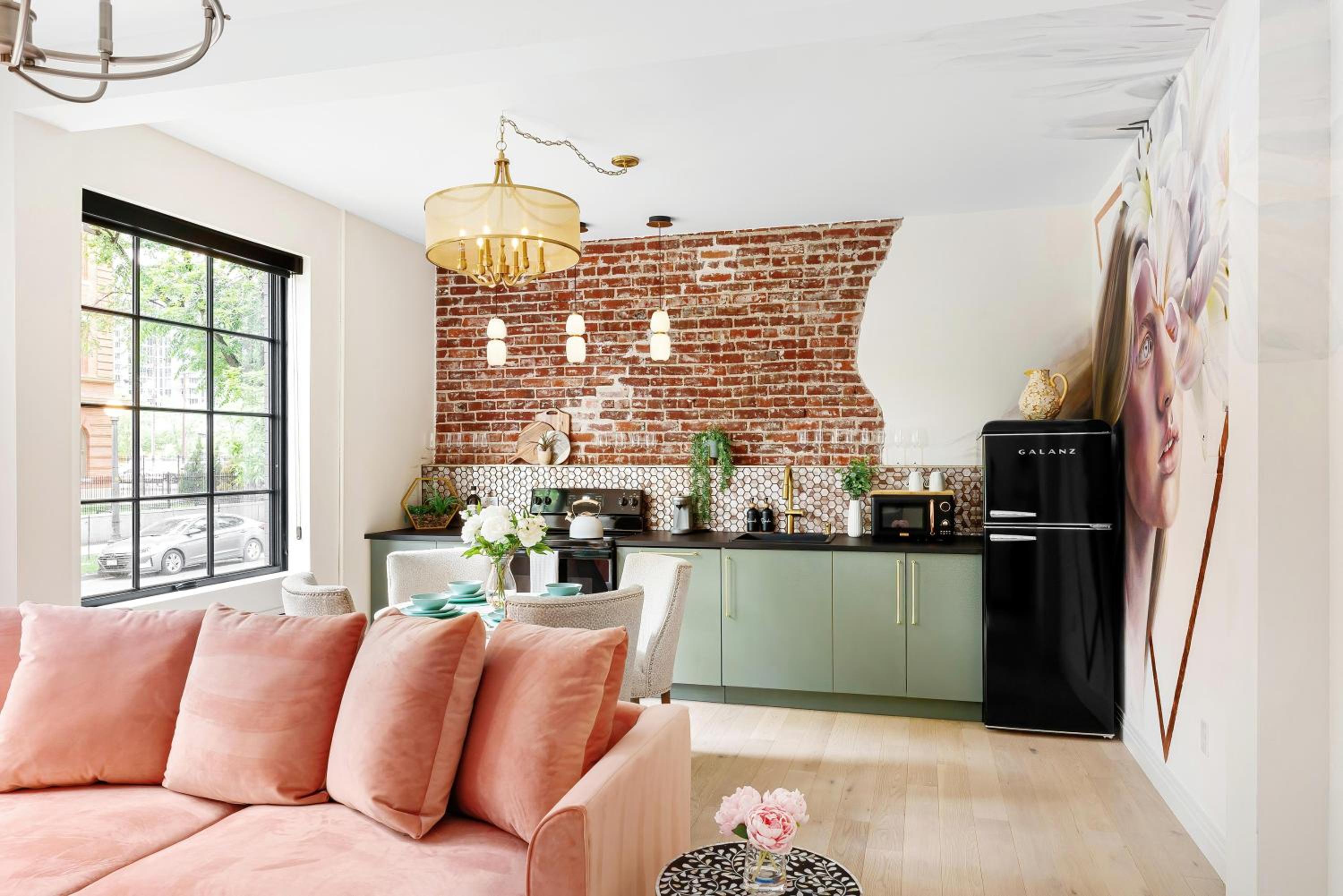 Marissa Napoleano Suite 112 - Photo 2
