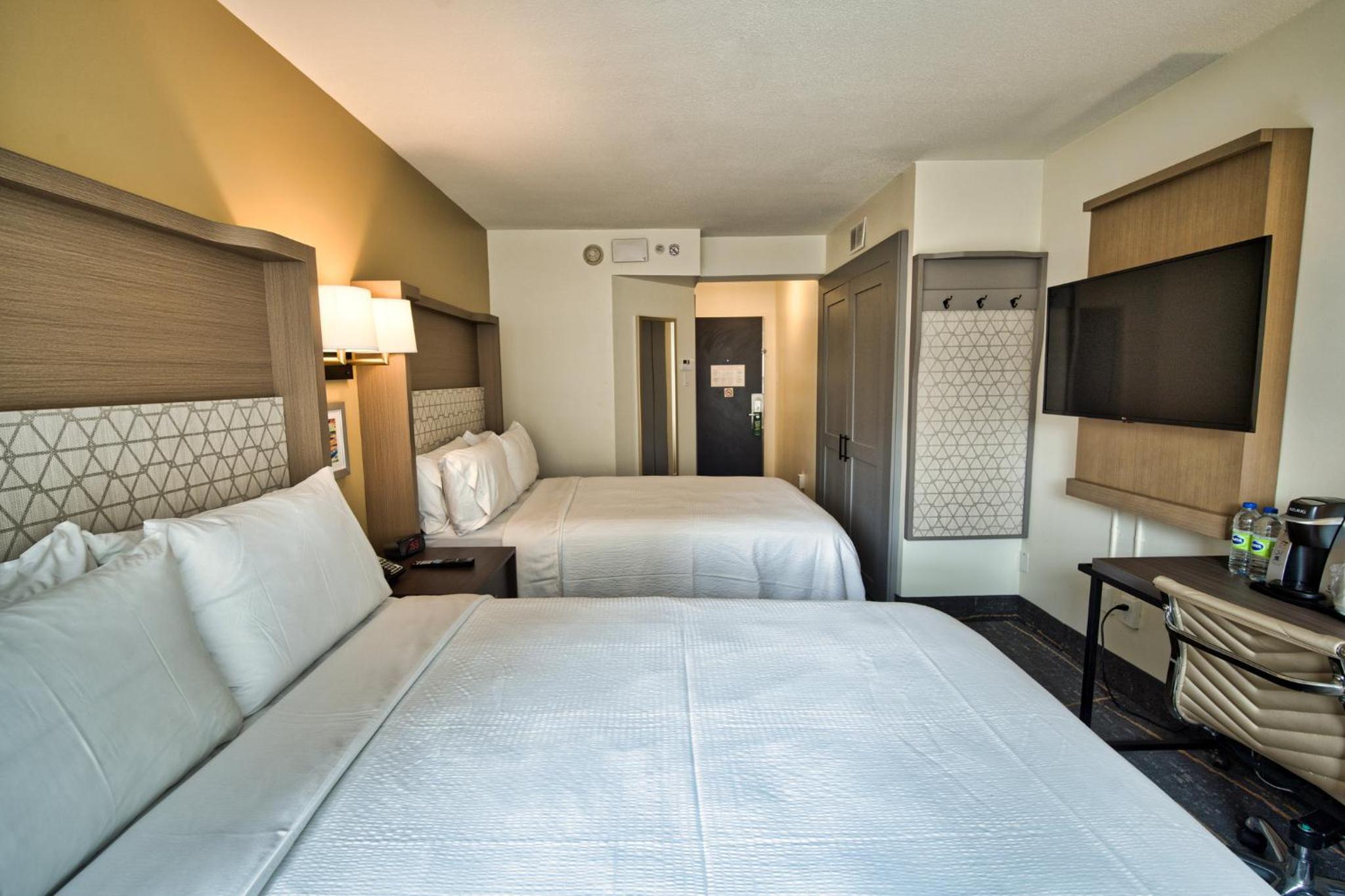 Standard Double Room with Two Double Beds - Photo 16