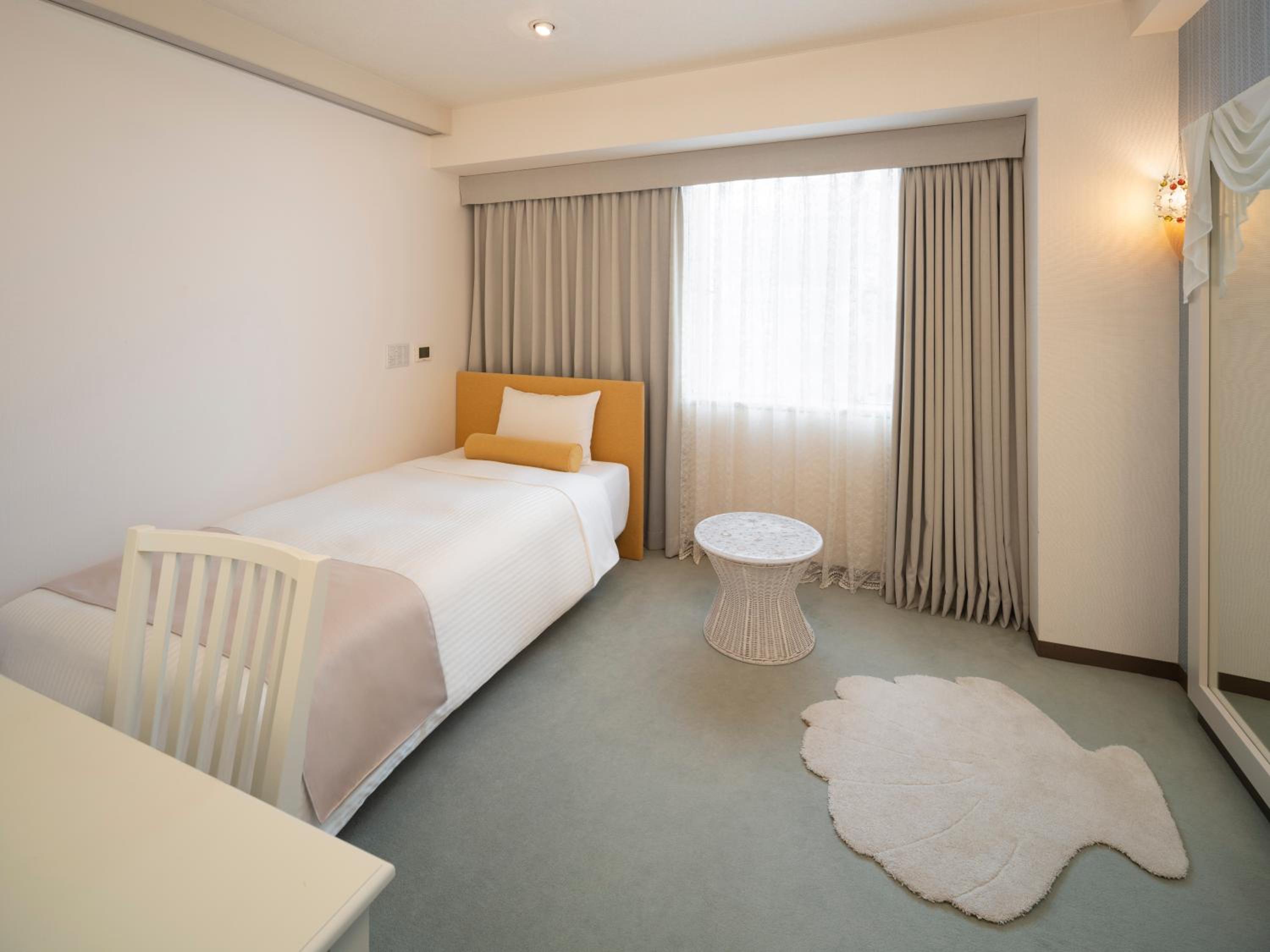 Standard Single Room - Non-Smoking (Female only) photo 1