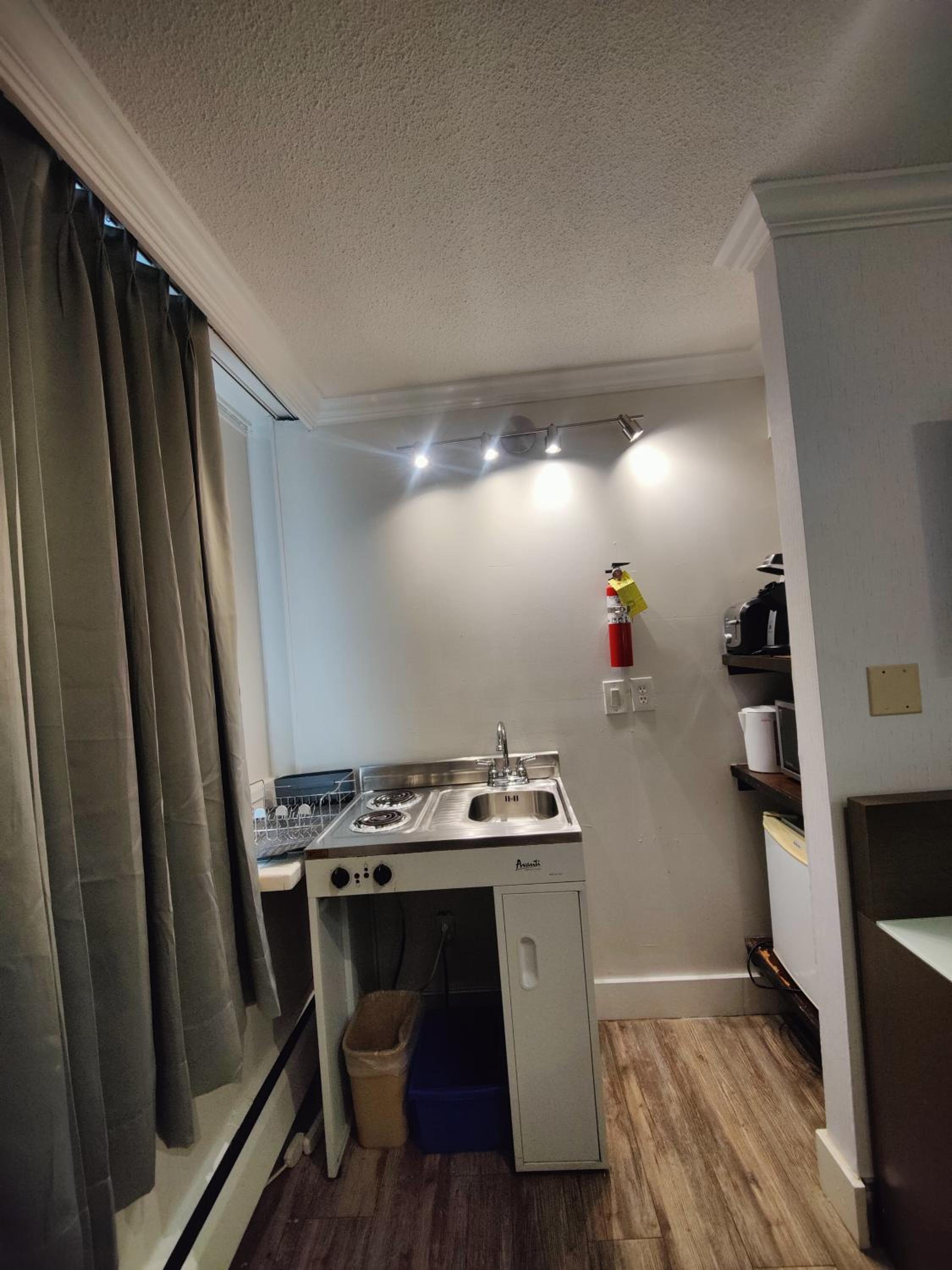 Queen Room - Photo 9