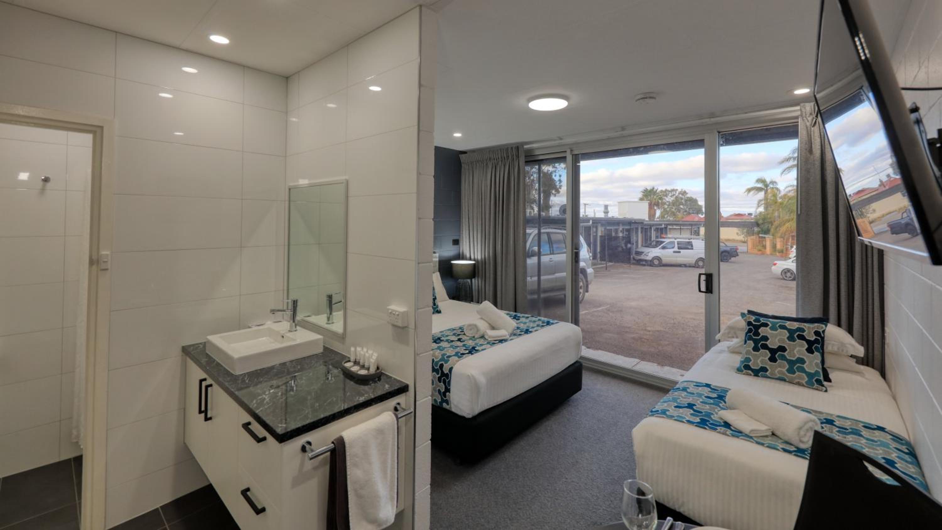 Deluxe Double or Twin Room - Photo 1