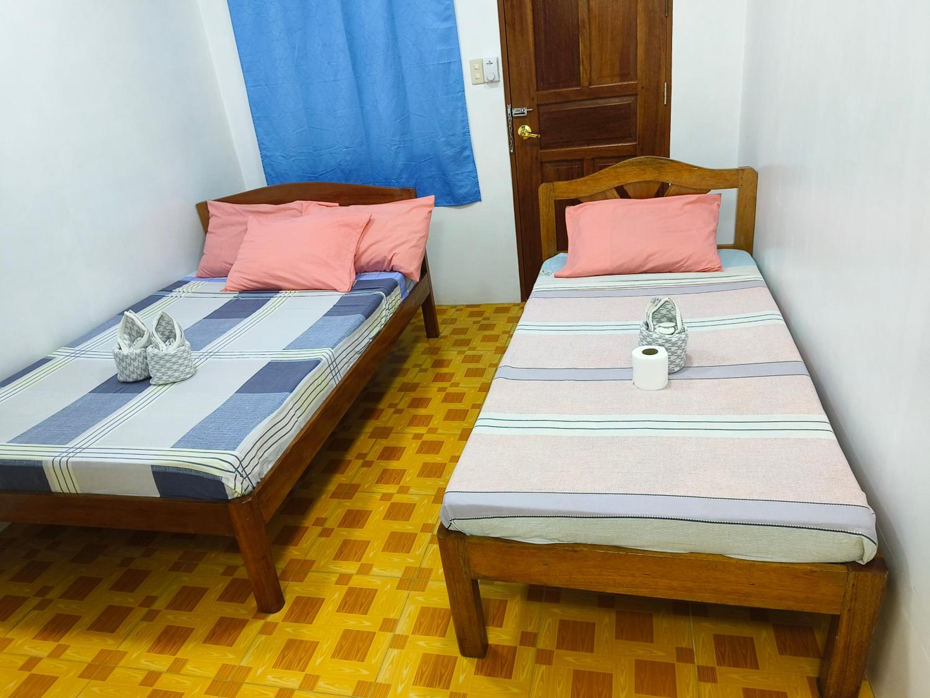 Classic Quadruple Room - Photo 6