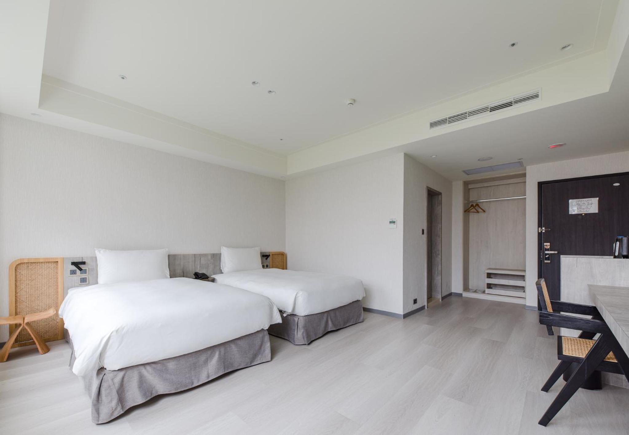 Deluxe Twin Room photo 2