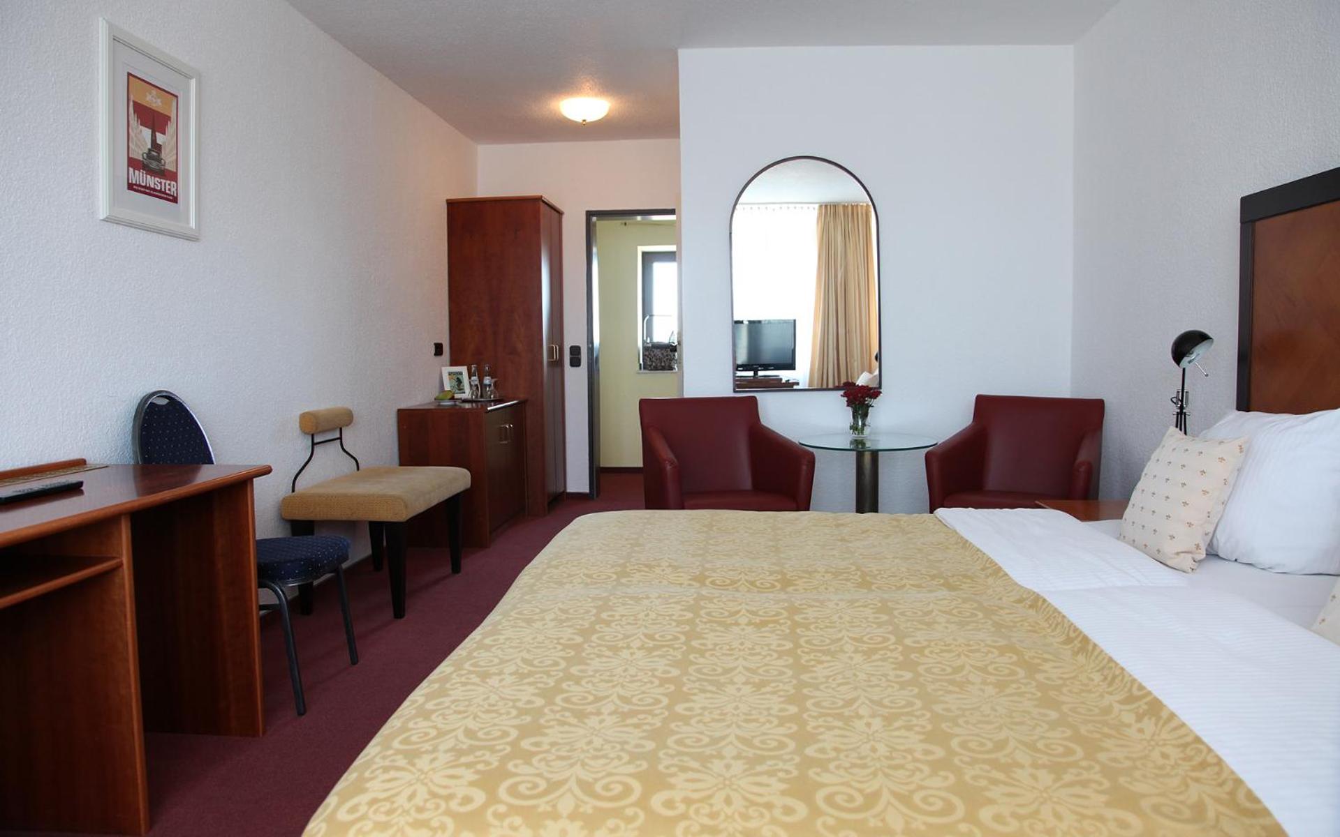 Large Double Room photo 3