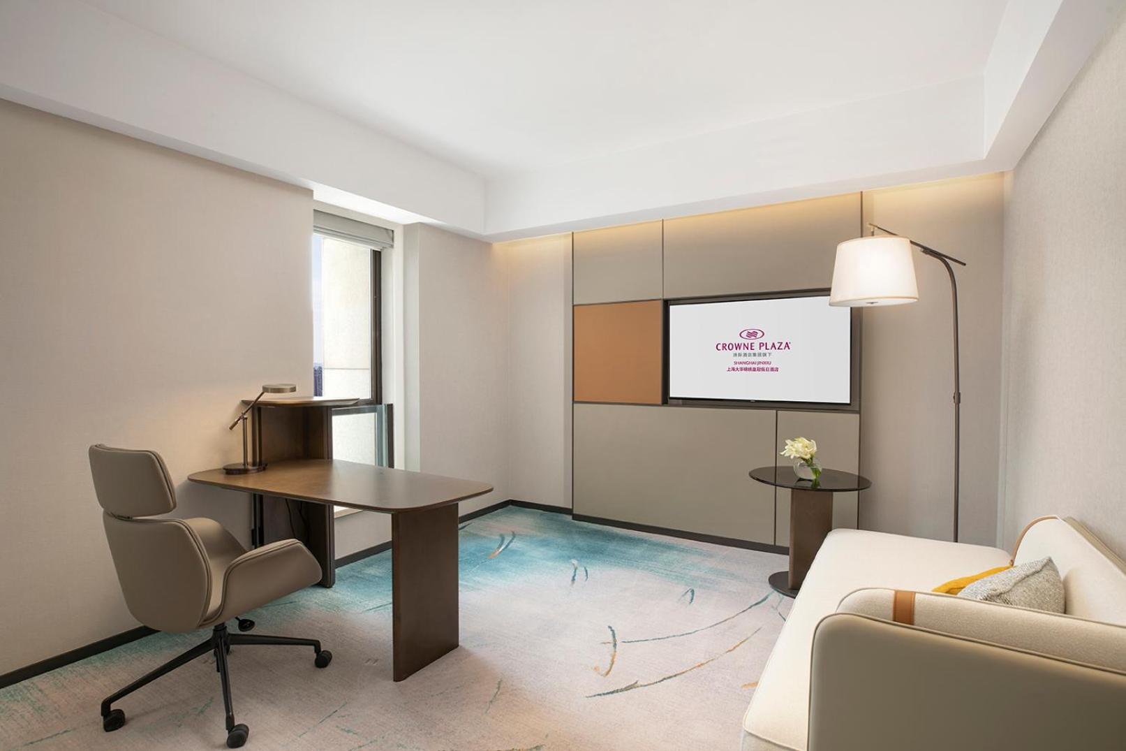 One-Bedroom Suite - Photo 1