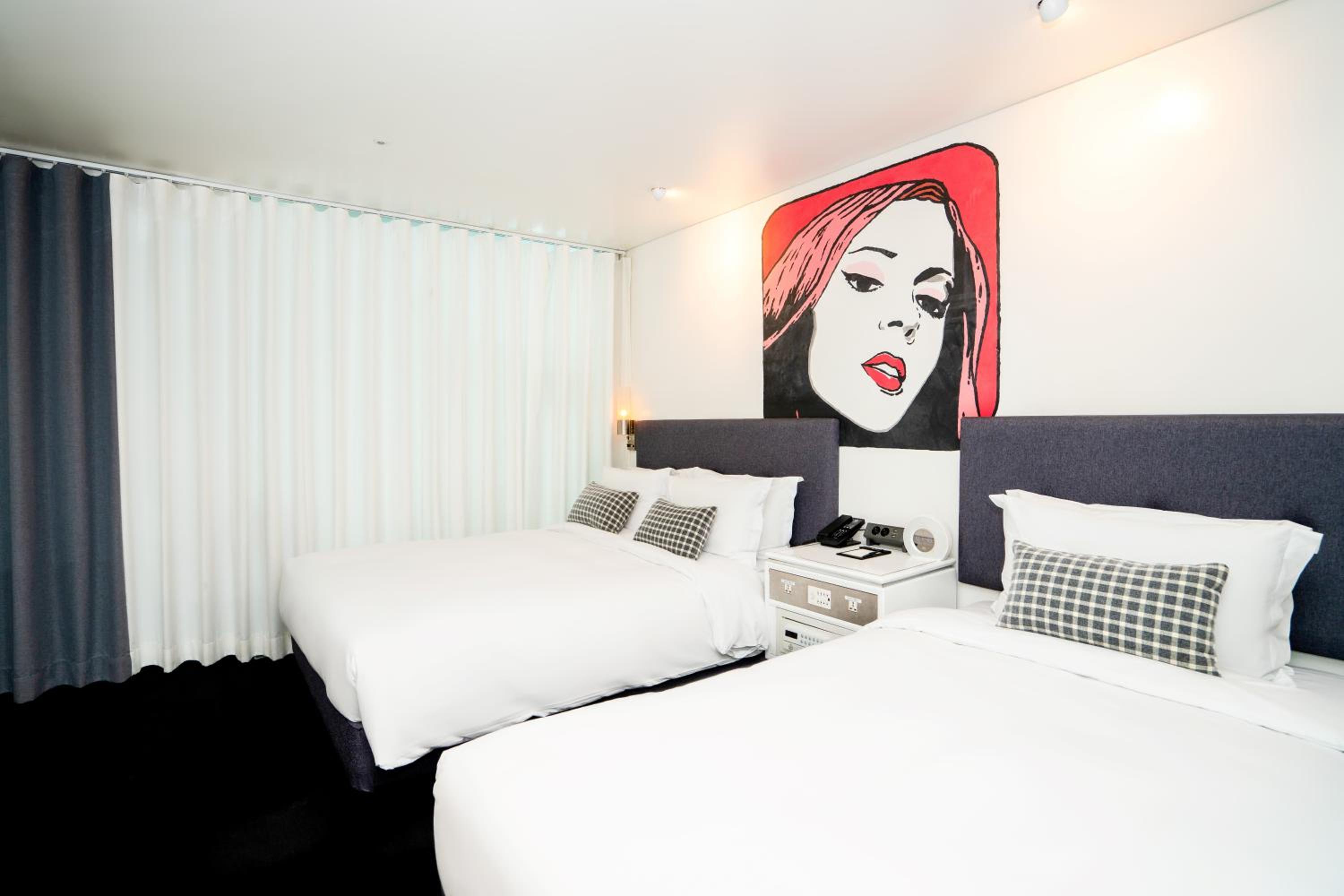 Deluxe Twin Room - Photo 2
