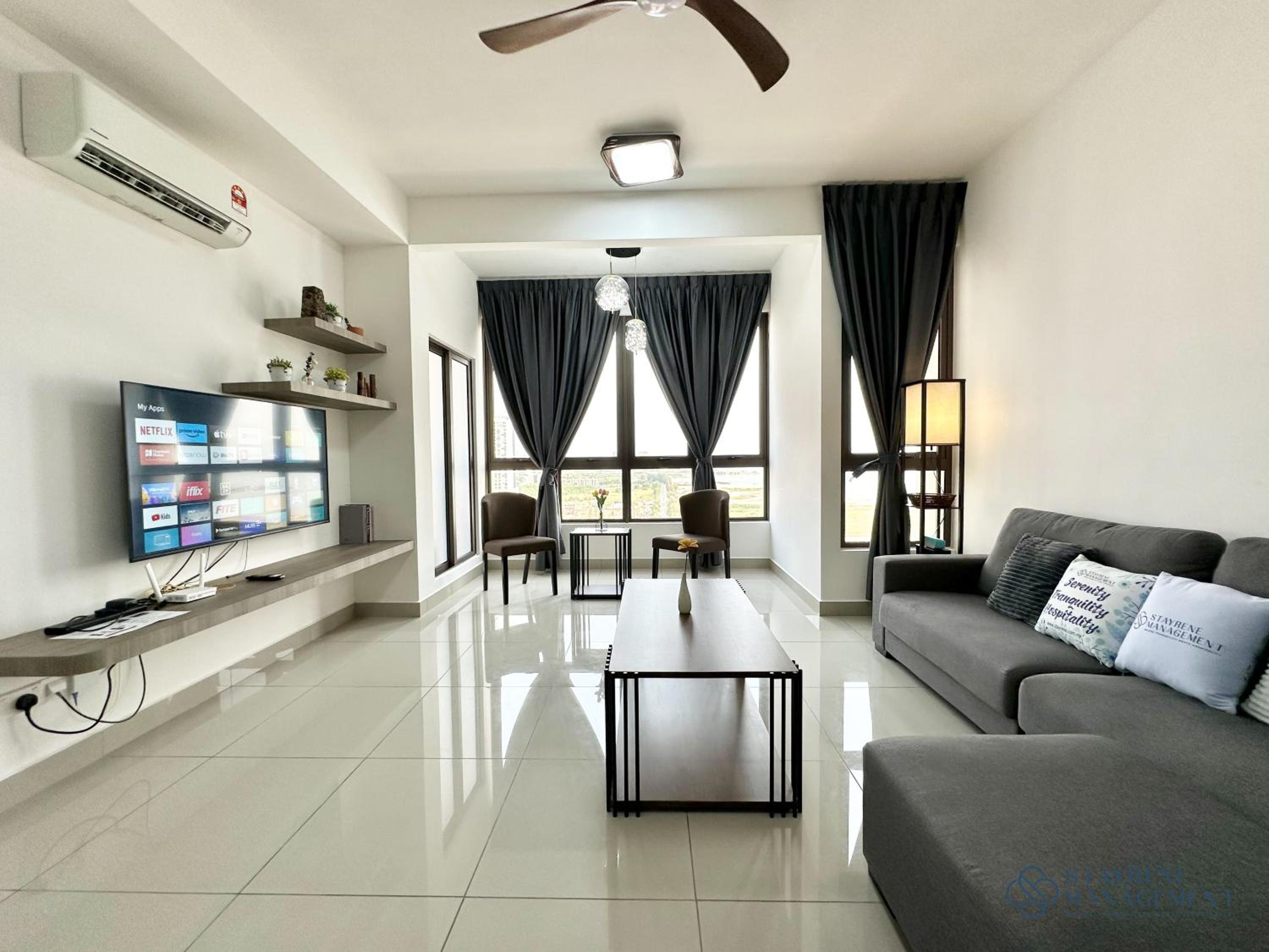 One-Bedroom Apartment - Photo 1