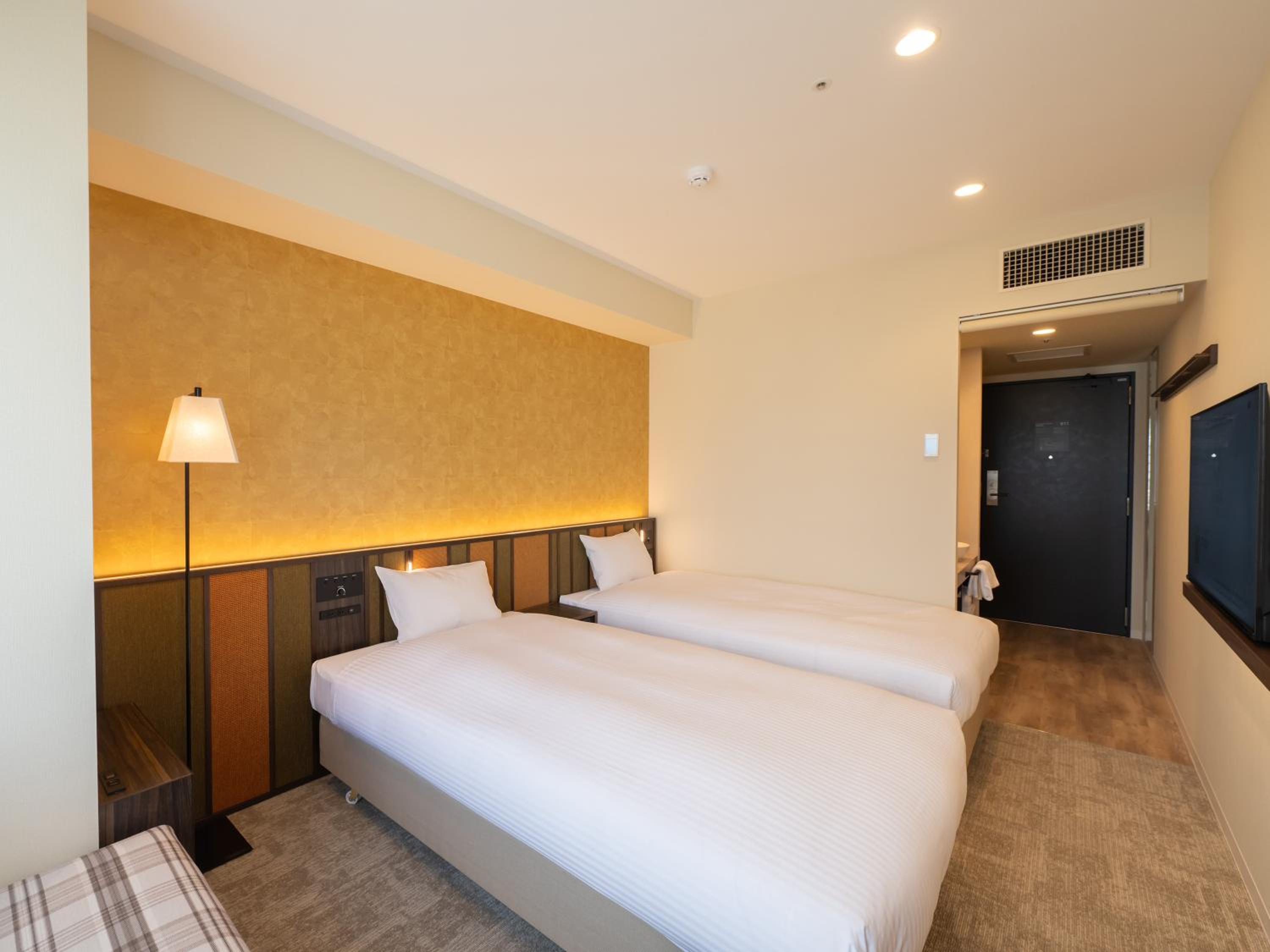 Moderate Twin Room with Sofa Bed - Photo 2