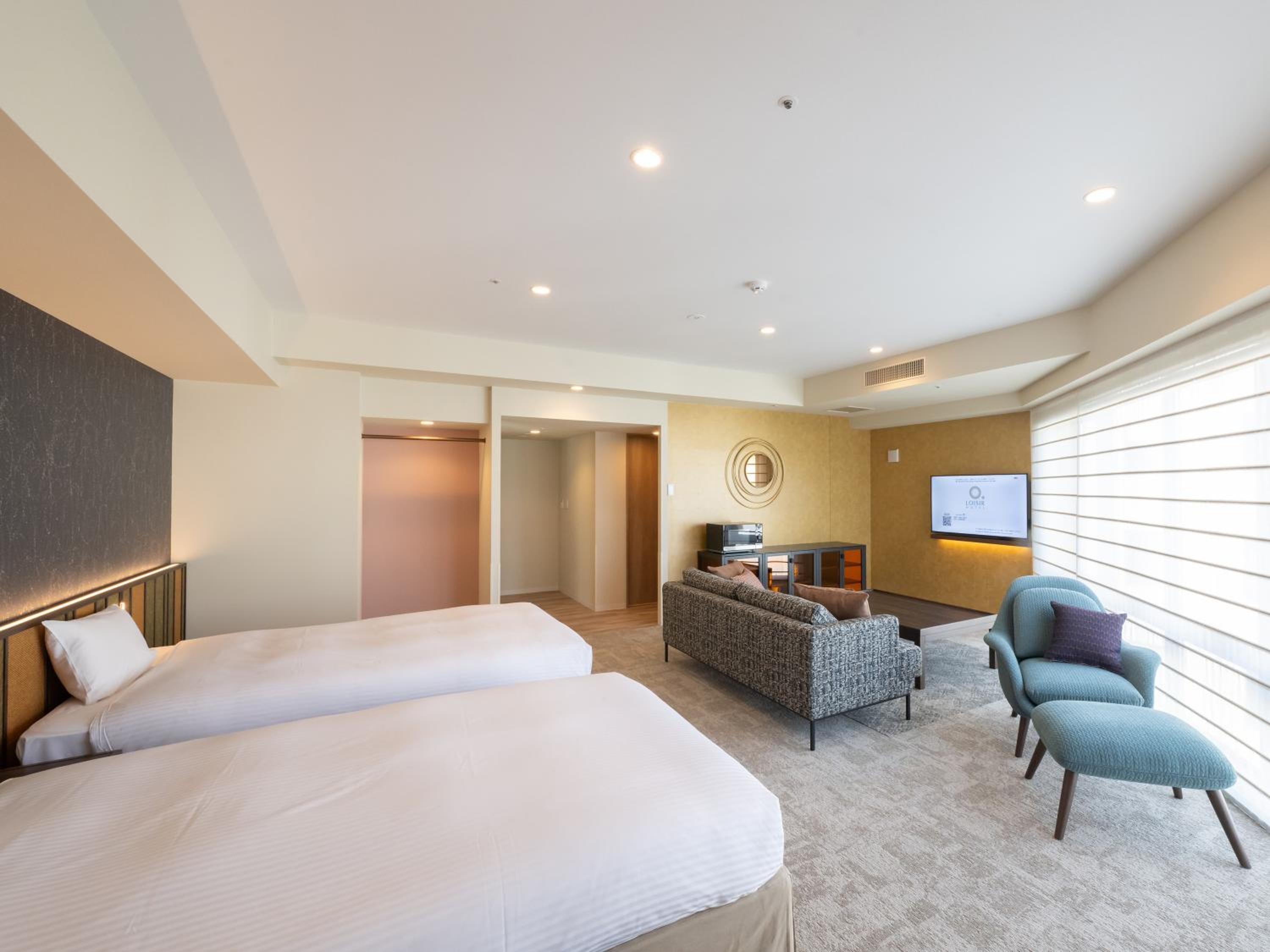 Premier Twin Room with Extra Bed - Photo 6