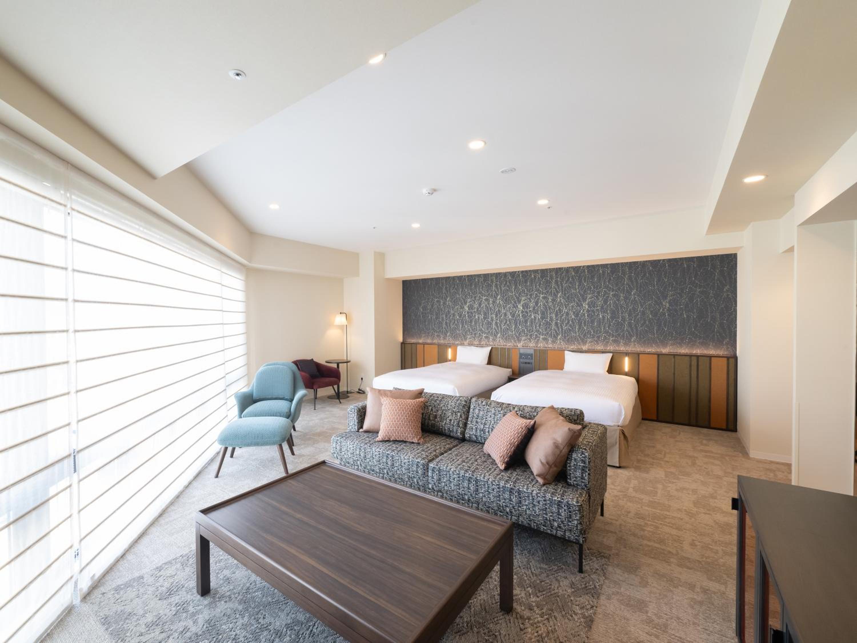 Premier Twin Room with Extra Bed - Photo 5