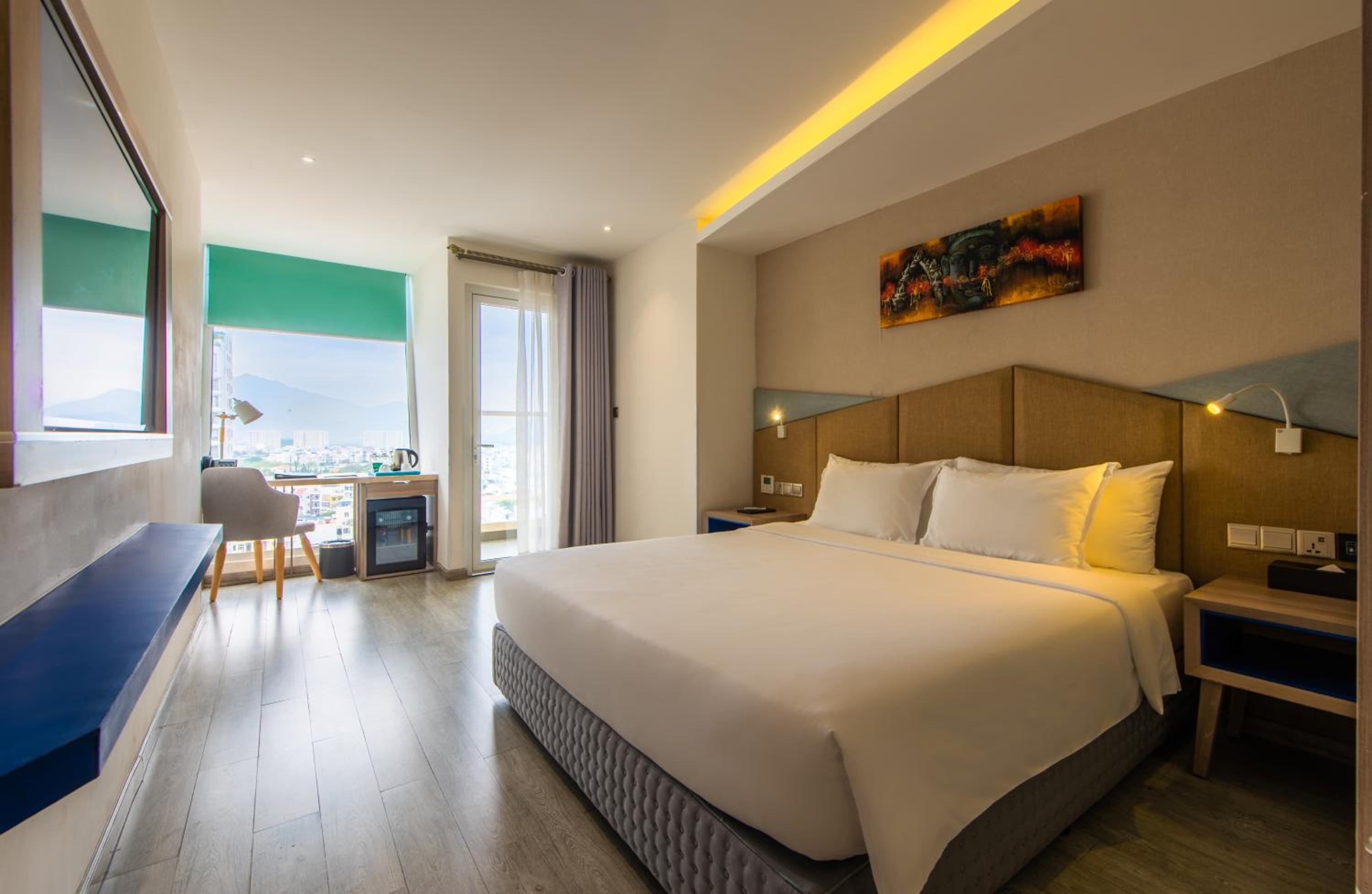 Senior Executive Room - Photo 1