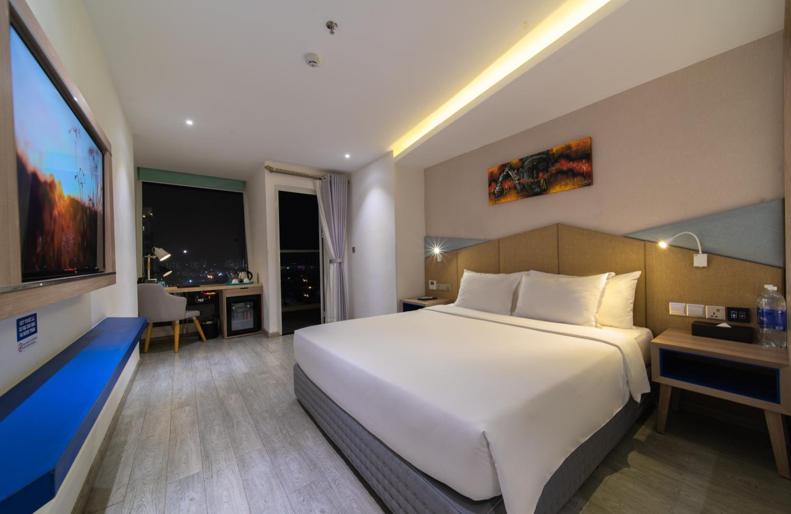 Senior Executive Room - Photo 5