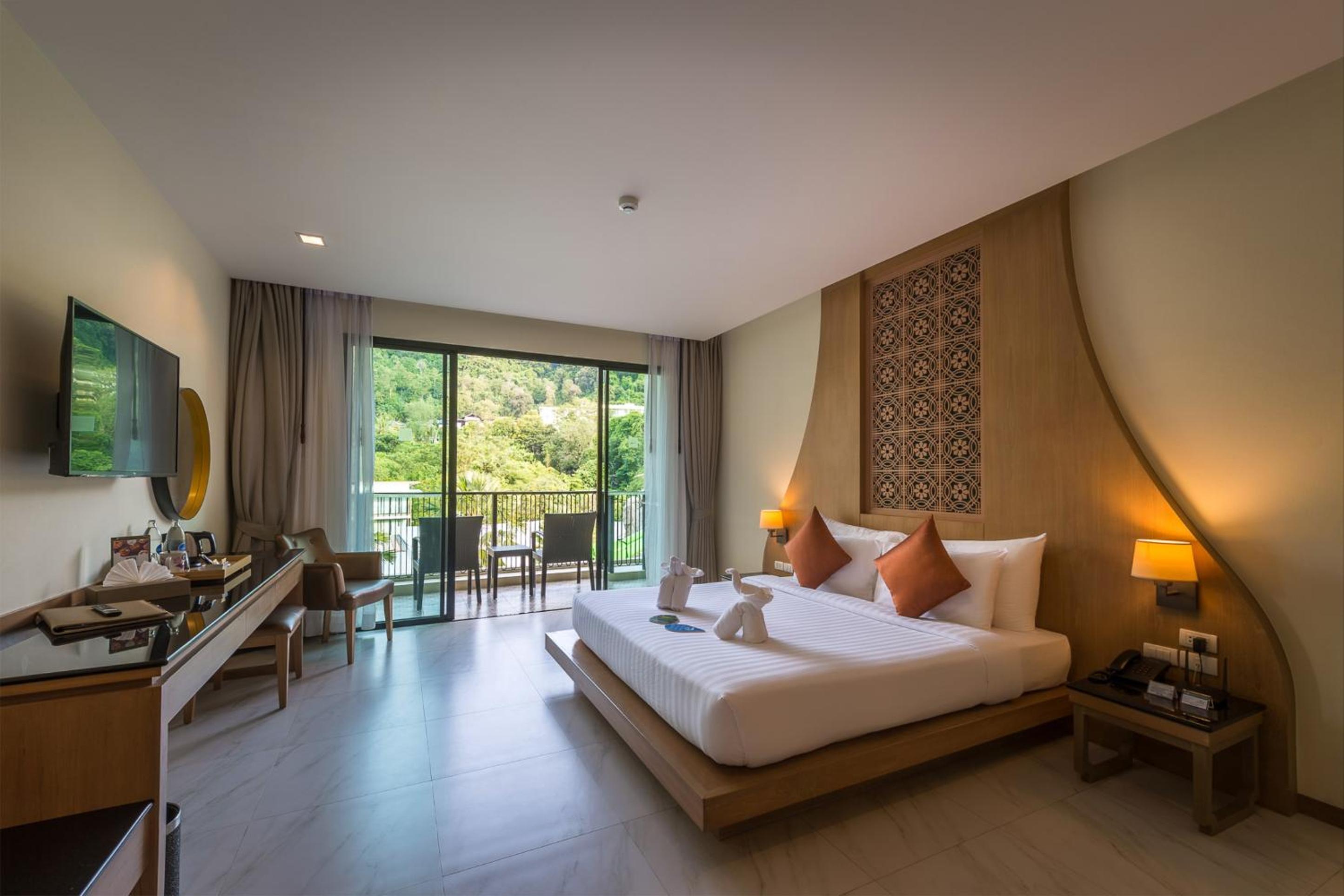 Grand Deluxe with Pool View photo 1