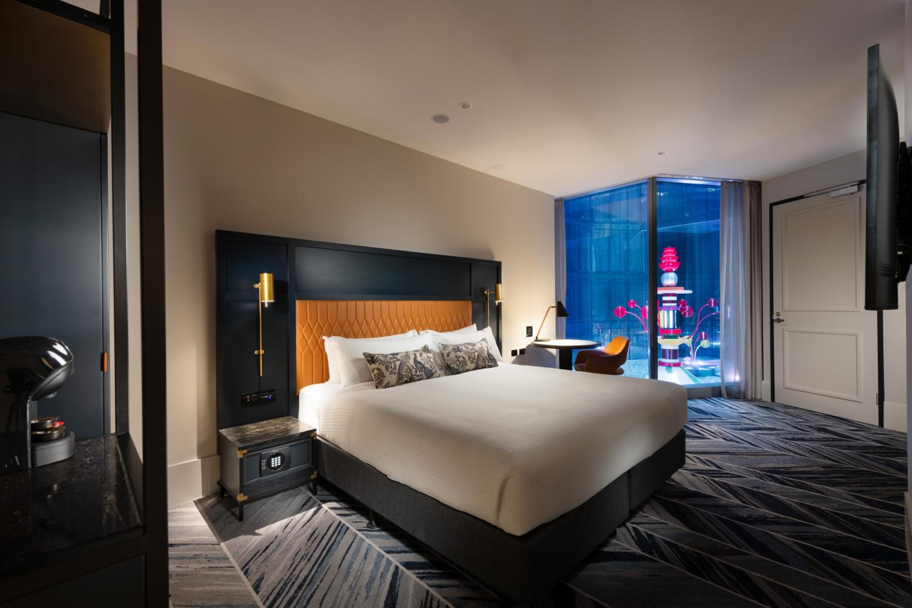 Junior Suite - Includes Executive Lounge Access