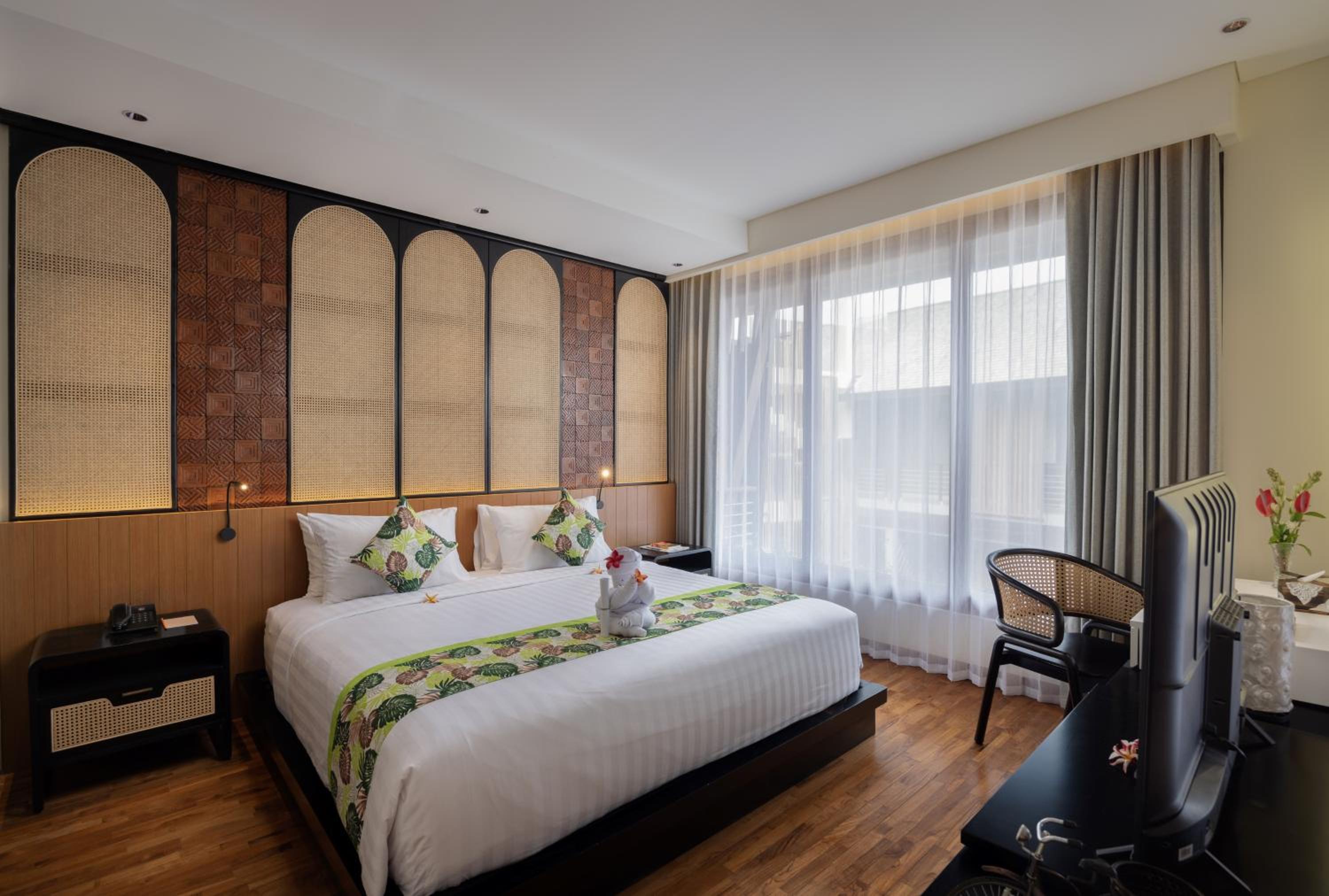 Deluxe Suite - Photo 8