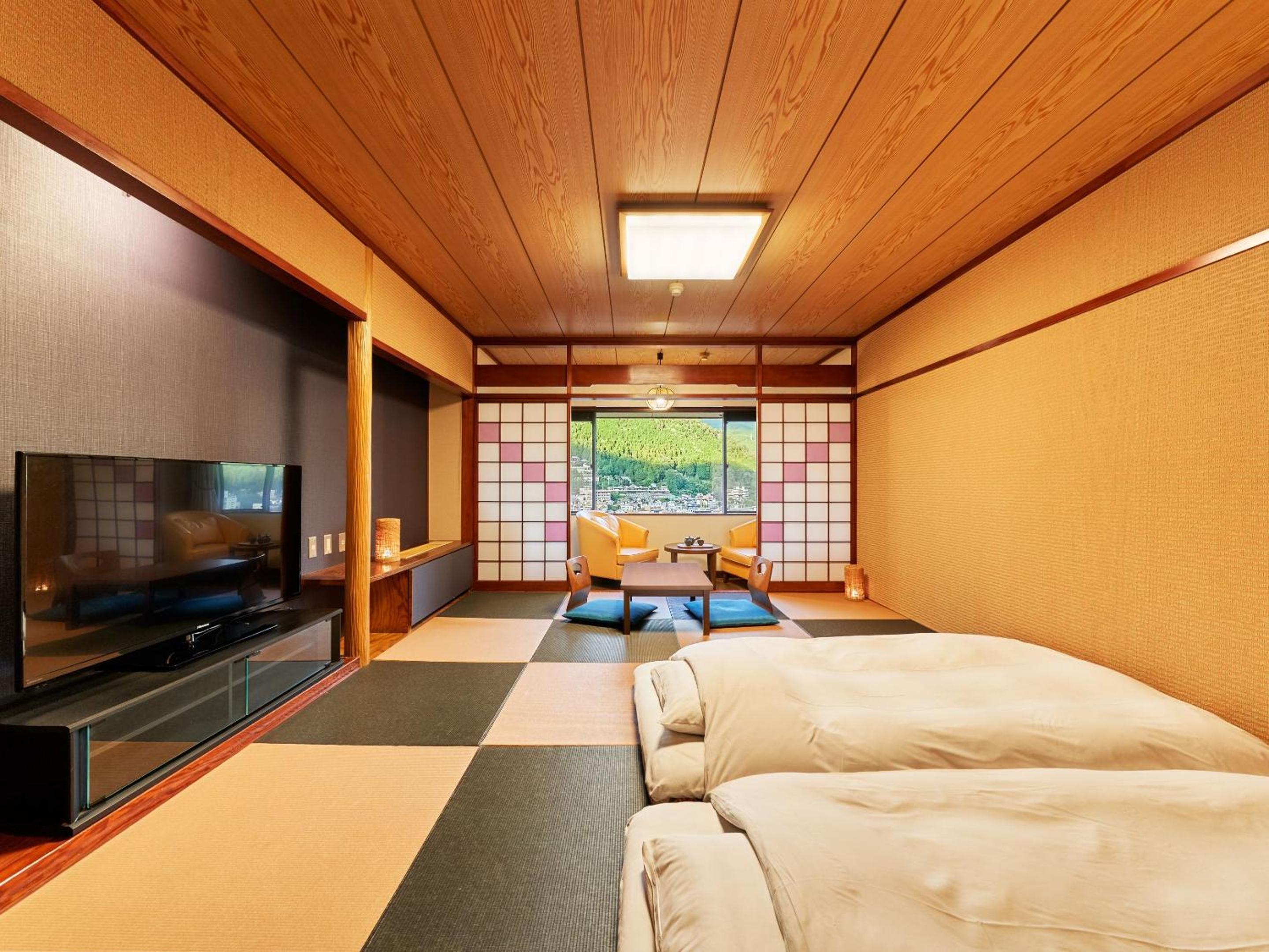Standard Japanese Style Room With City View (4adults)