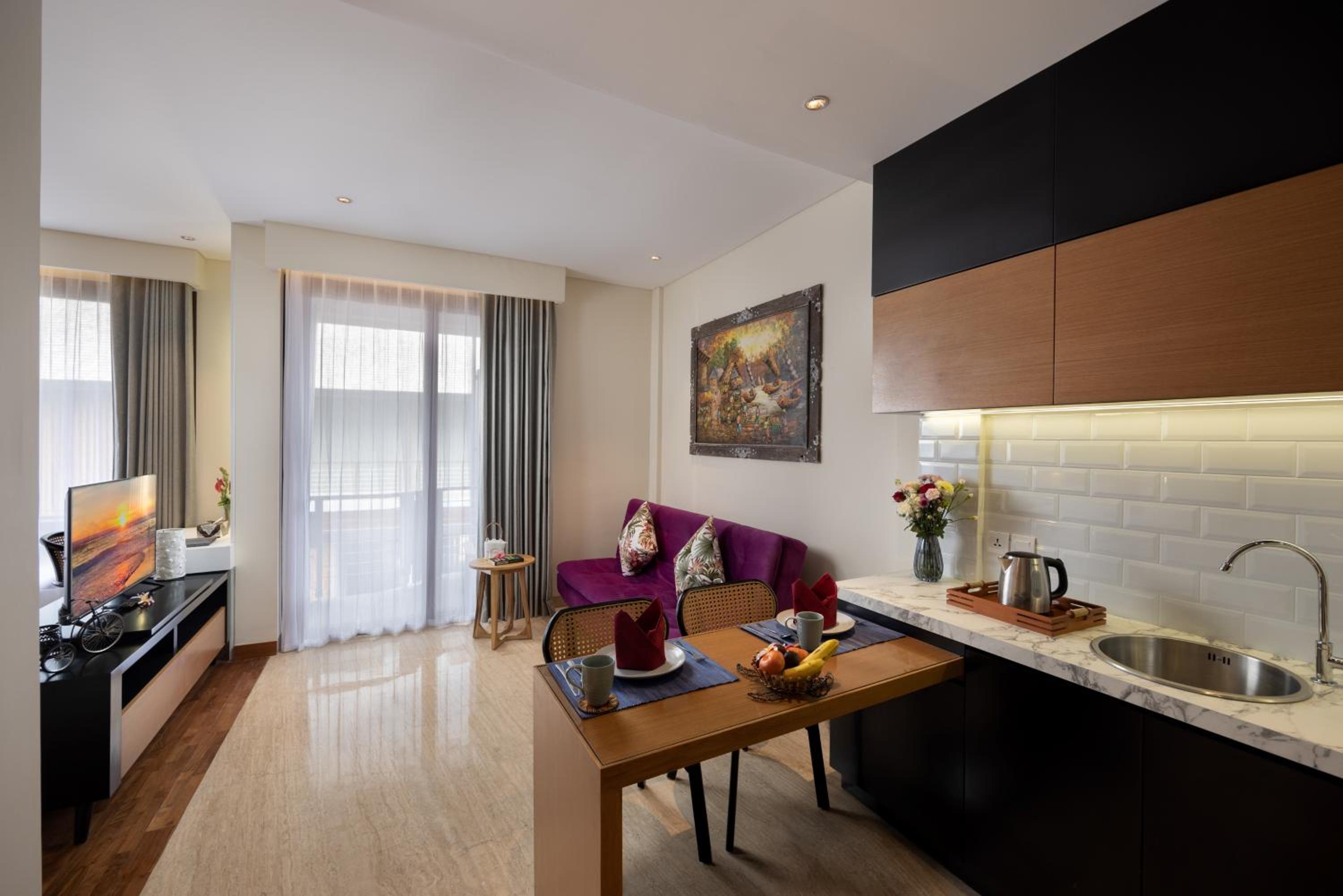 Deluxe Suite - Photo 9