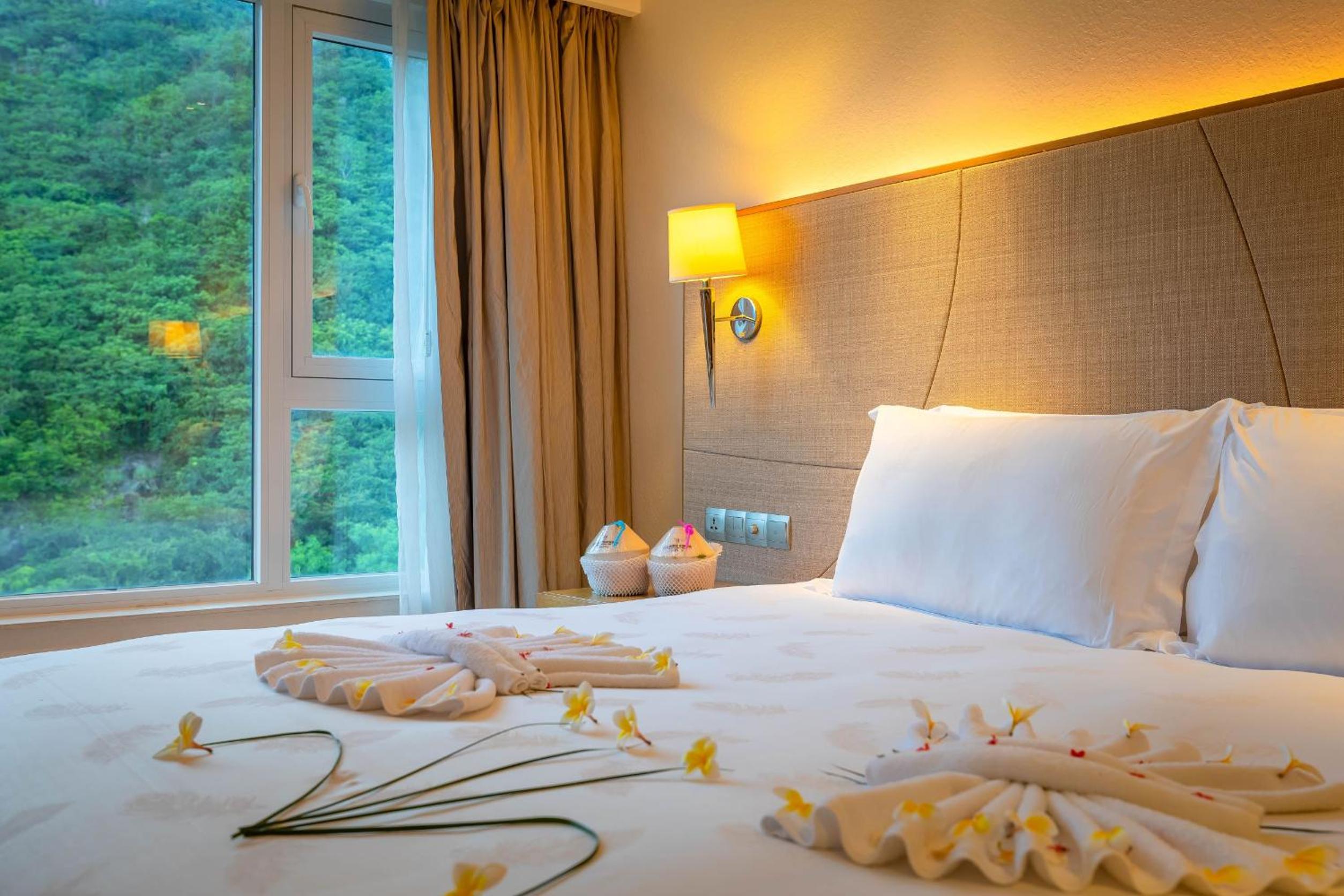 Superior Double or Twin Room with Mountain View photo 3