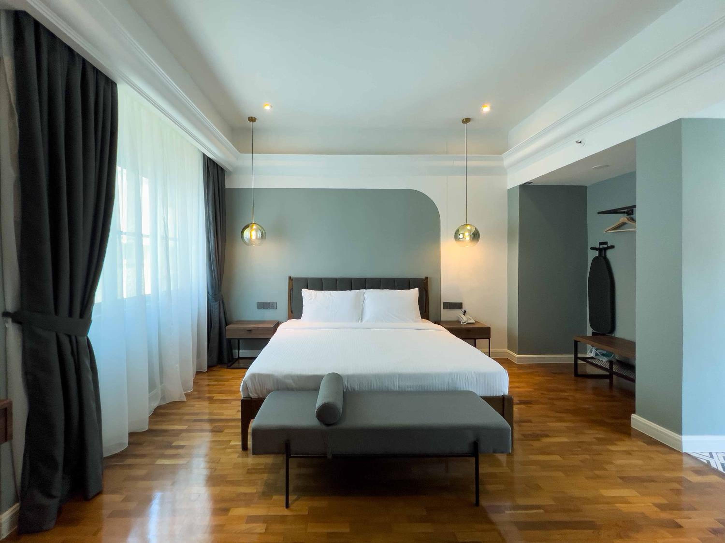 Executive Suite