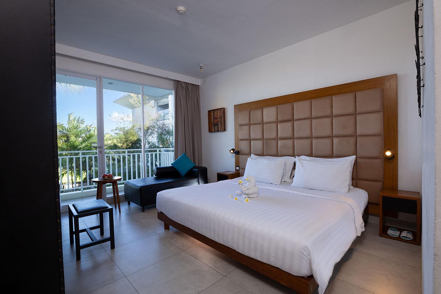 Deluxe Double or Twin Room with Pool View