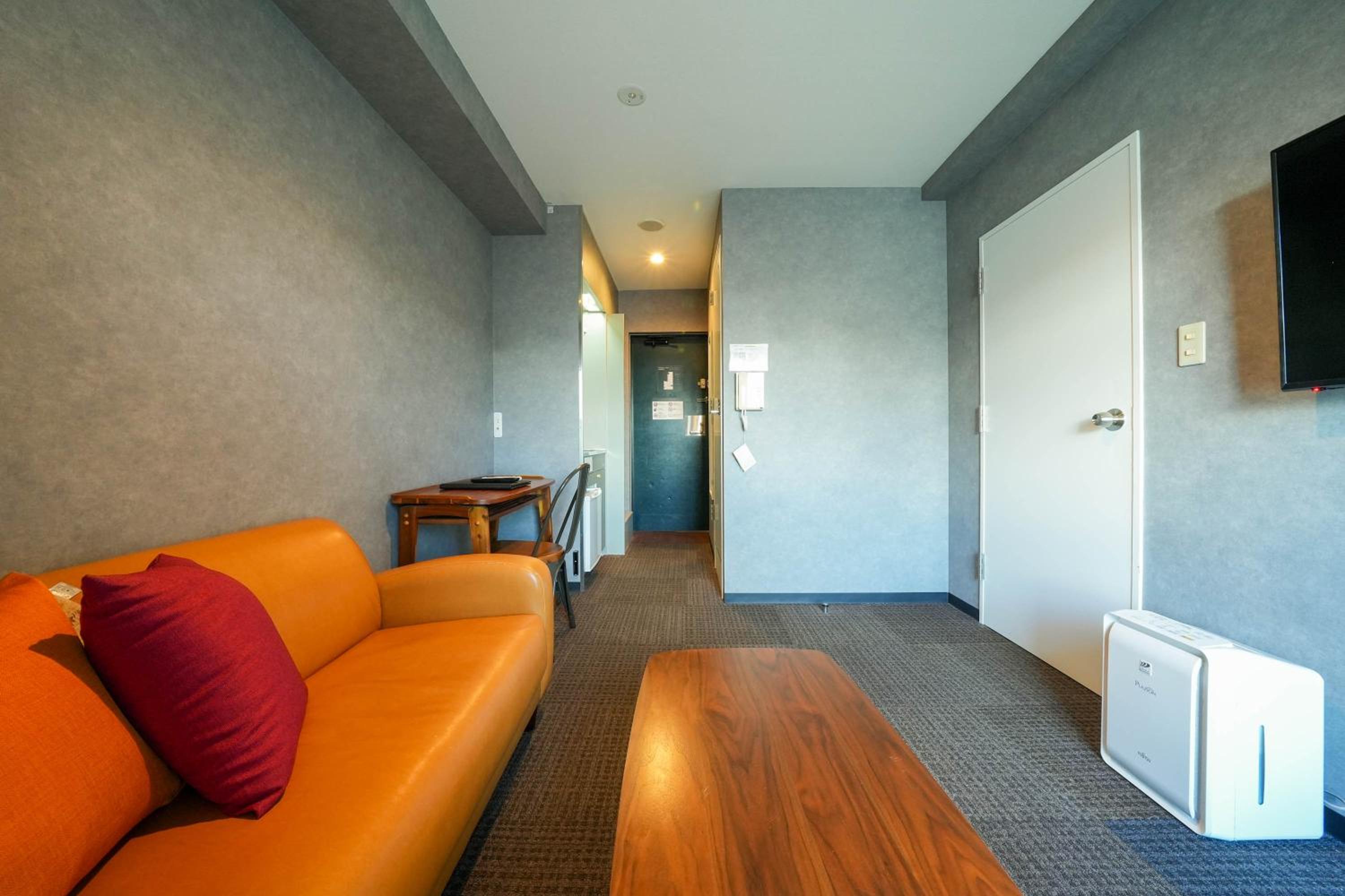 Deluxe Family Suite - Photo 15