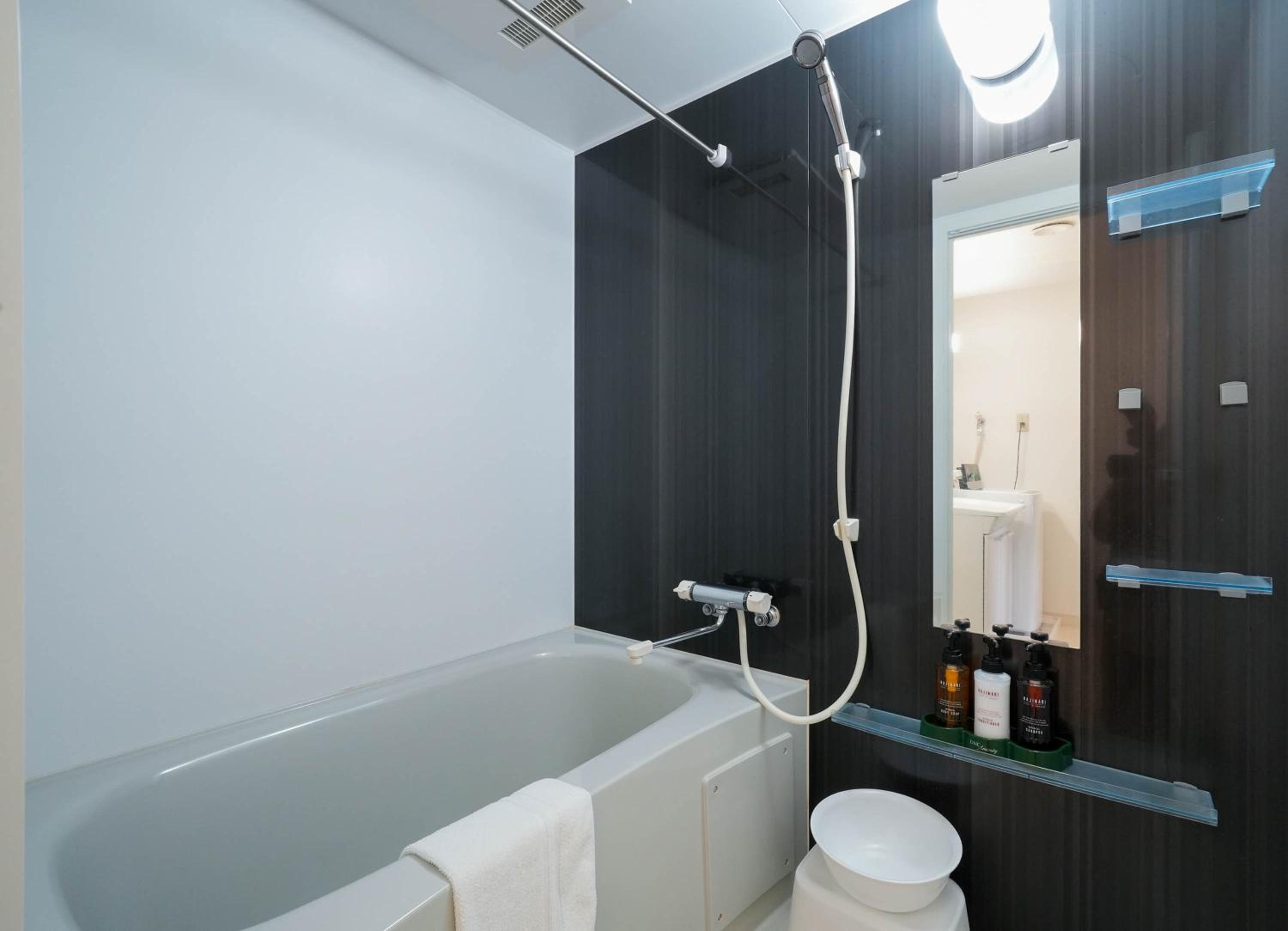 Deluxe Family Suite - Photo 4