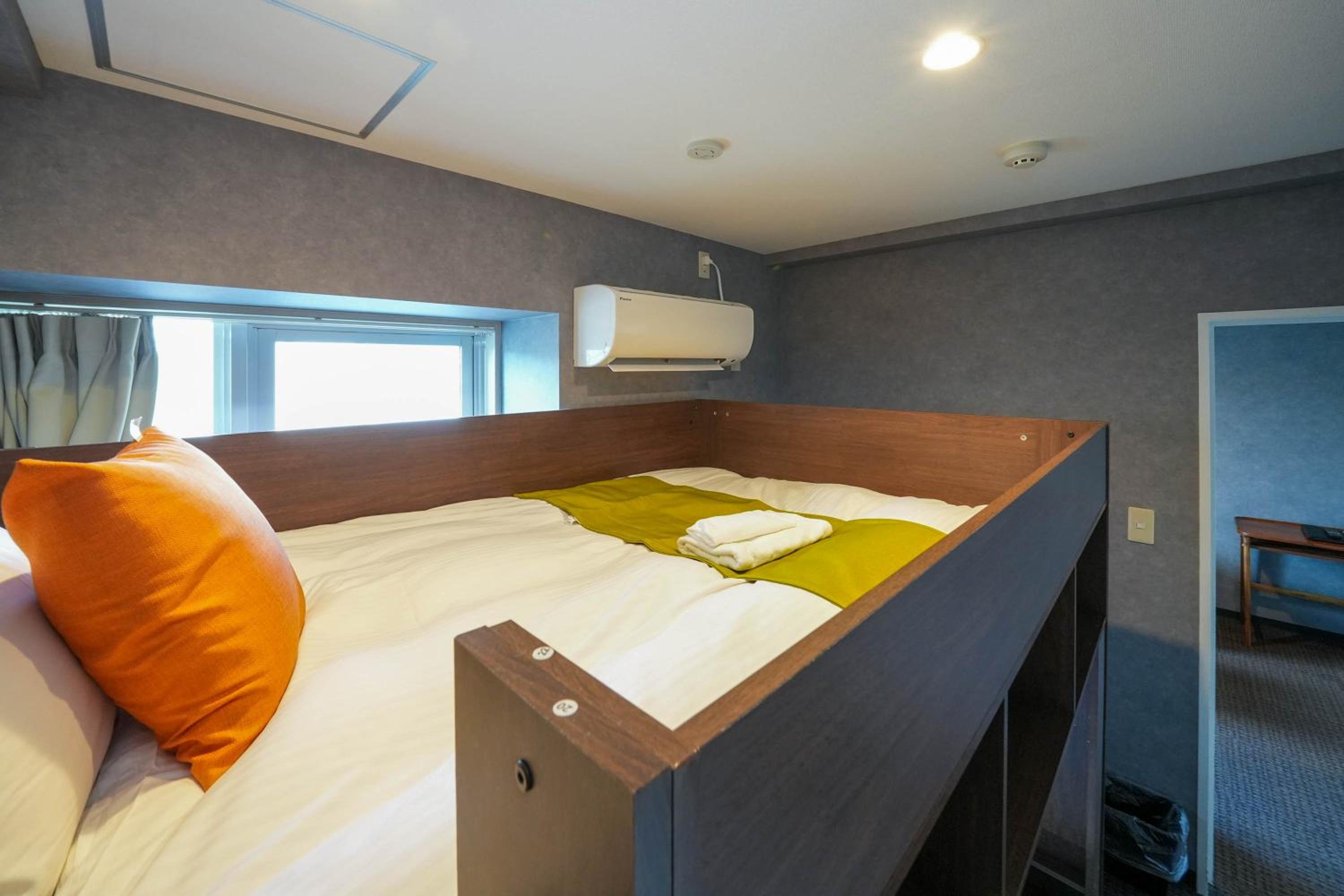 Deluxe Family Suite - Photo 10