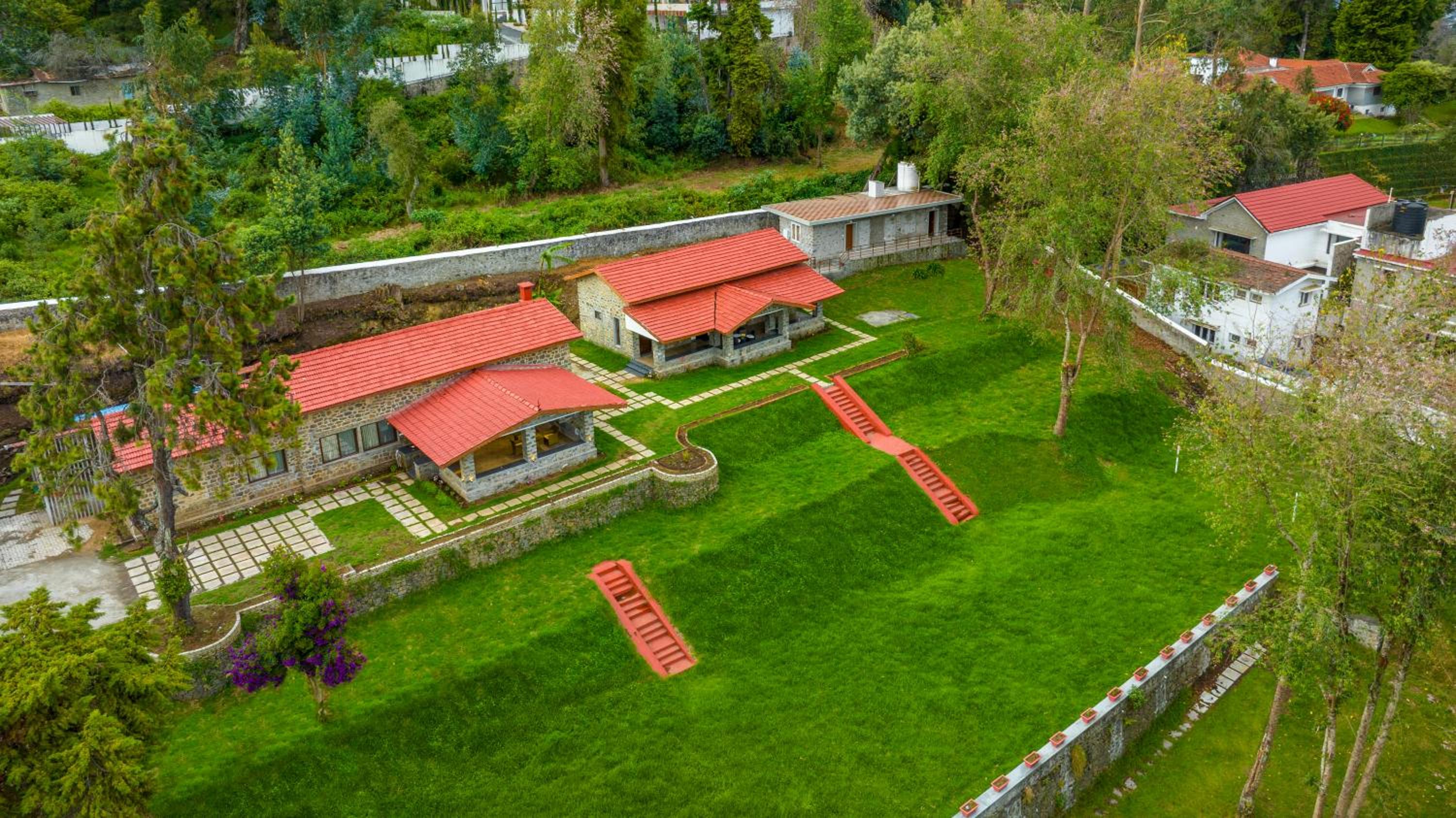 Villa - Photo 2