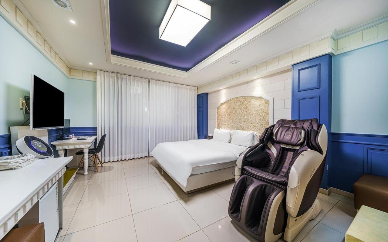 Deluxe Room - Photo 1