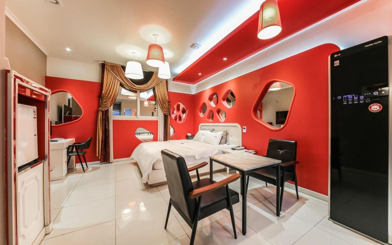 Twin Room - Photo 2