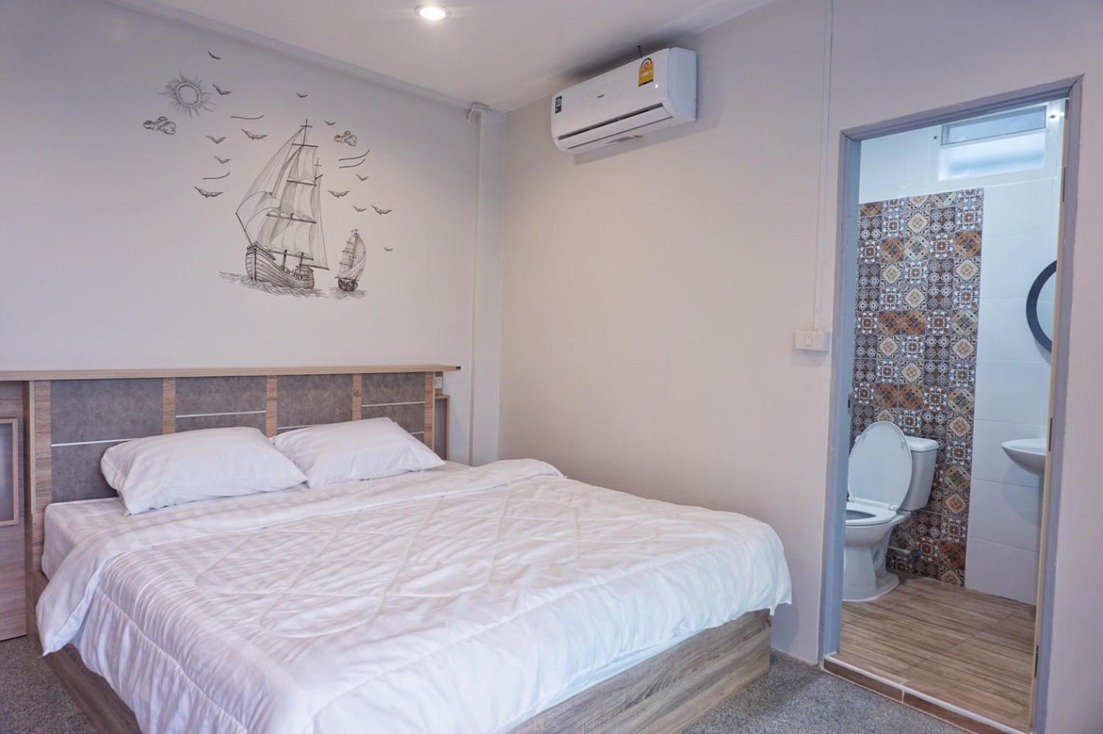 Deluxe Double Room with Balcony photo 1